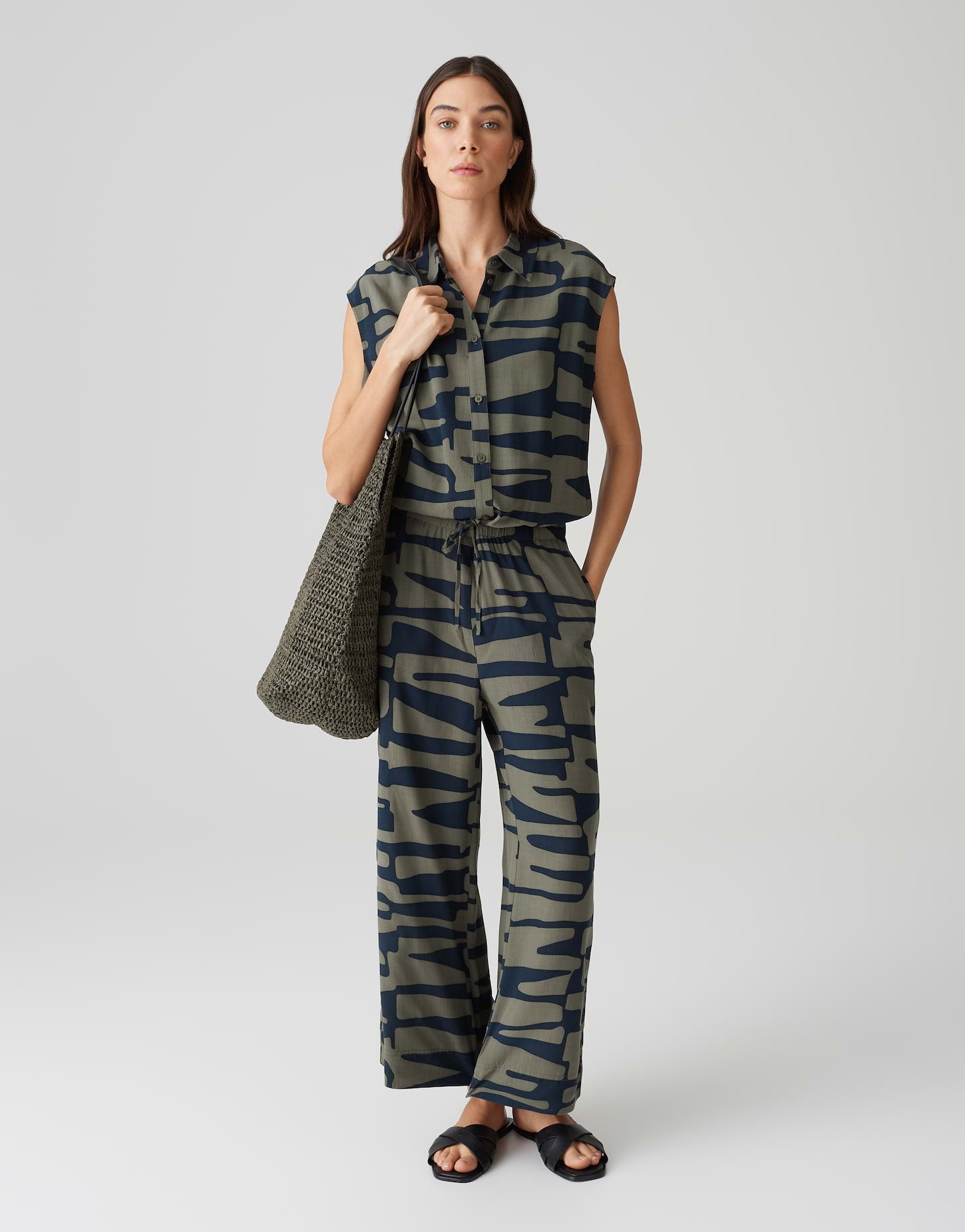 Monny shadow (Olive Leaf)