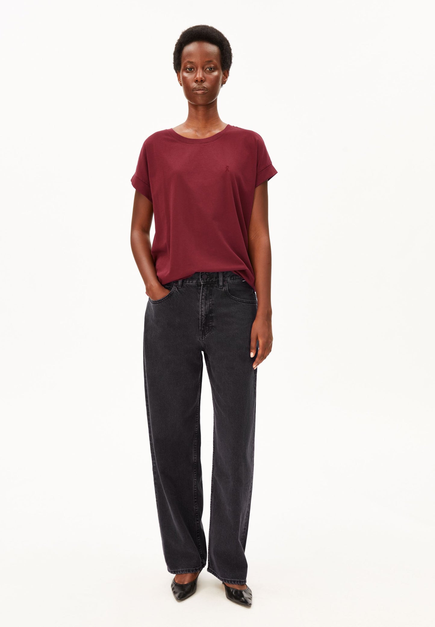 Idaara T-shirt (Velvet Red)