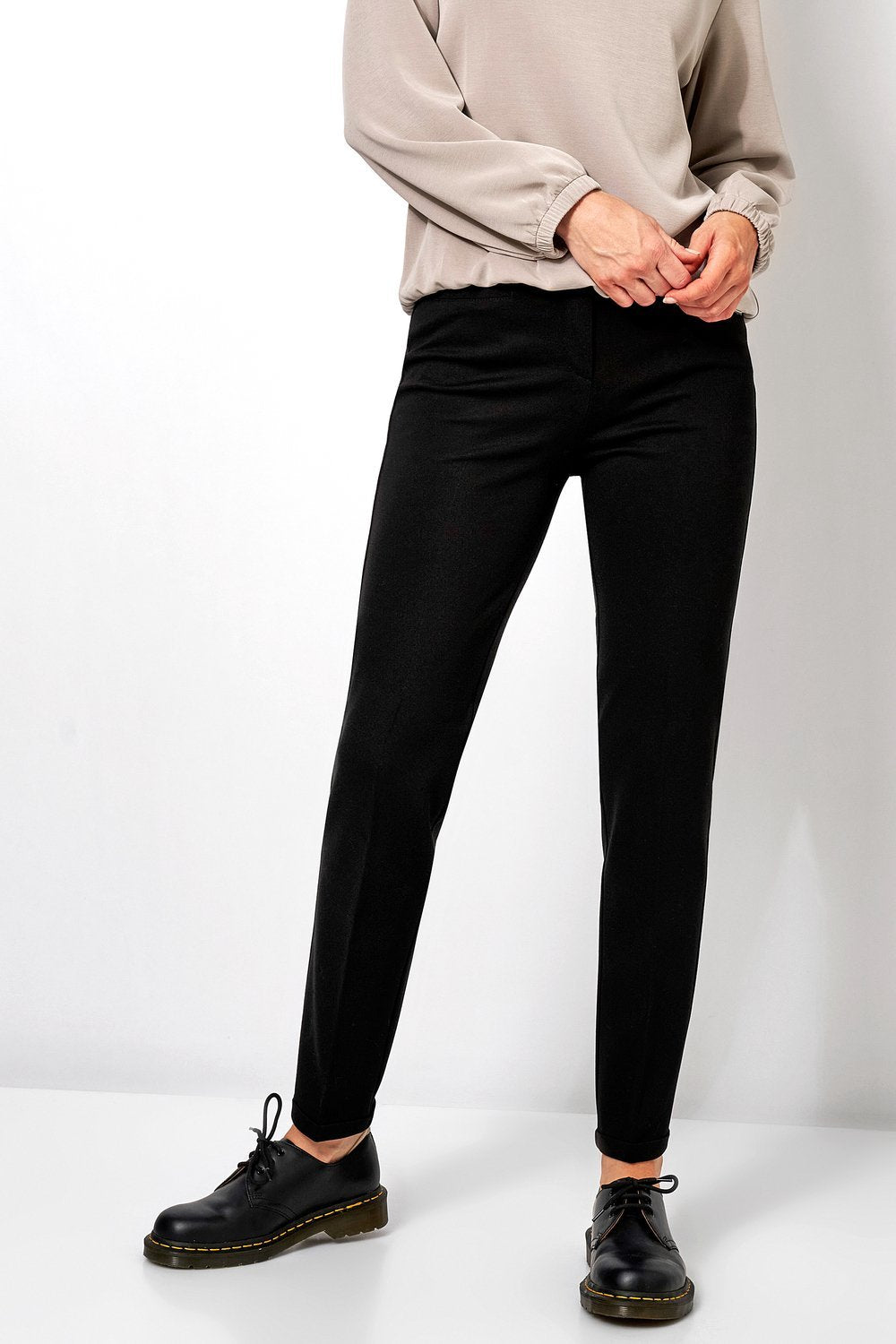 Jolie Turn Up (Black)