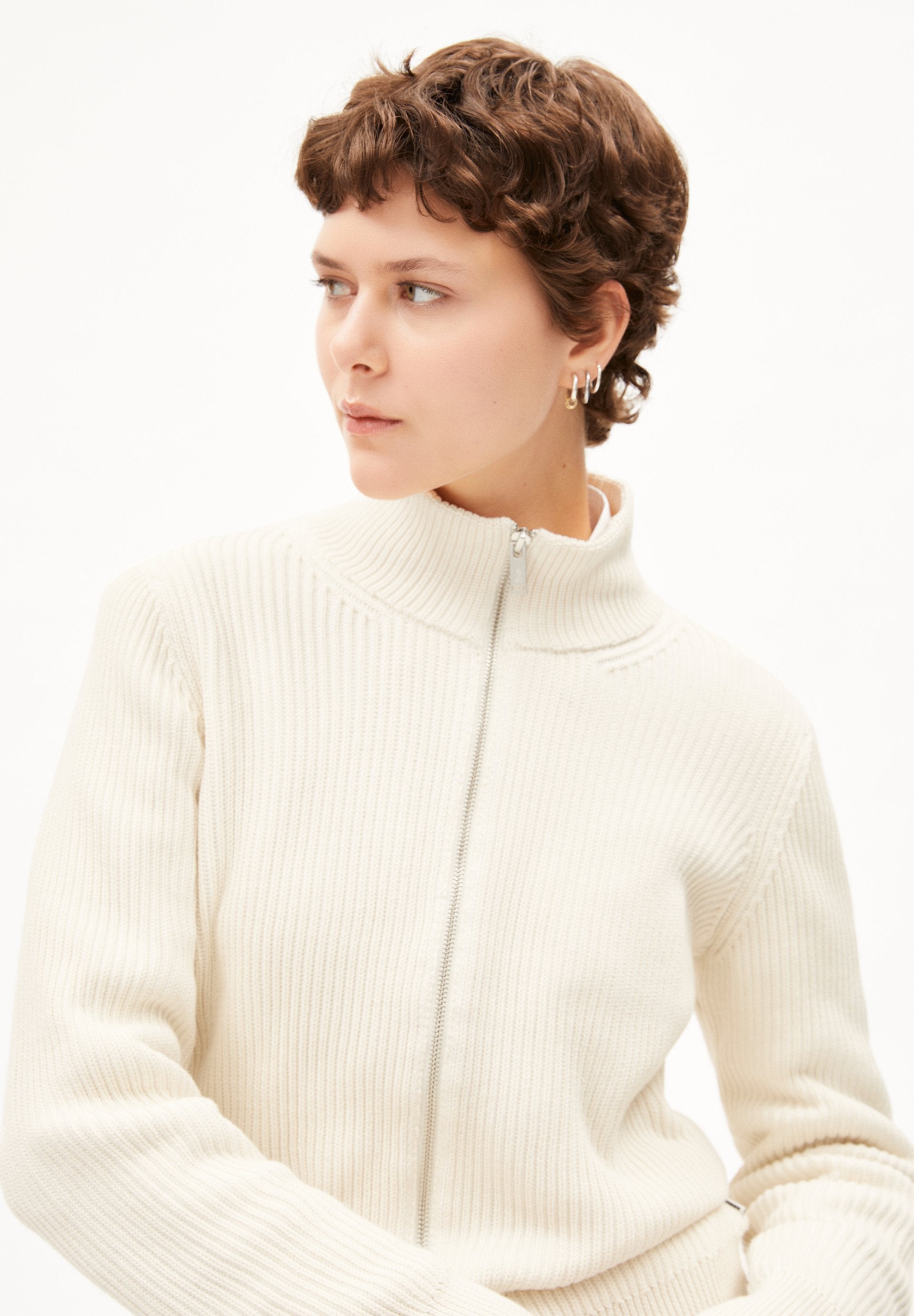 Rebeccaa Vanise (Oatmilk-light O)