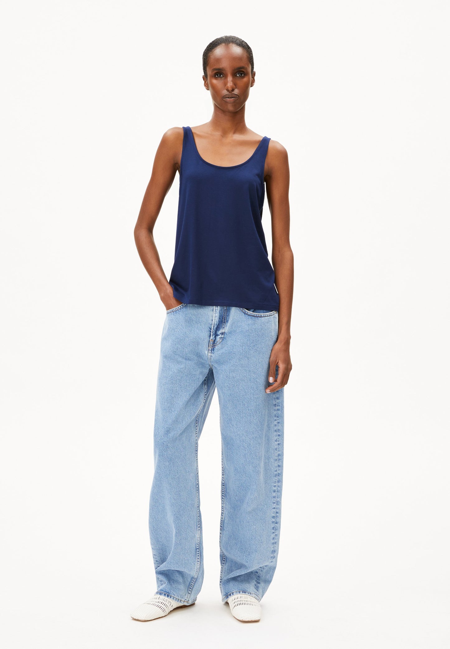 Ashraani Solid (Blue Noon)