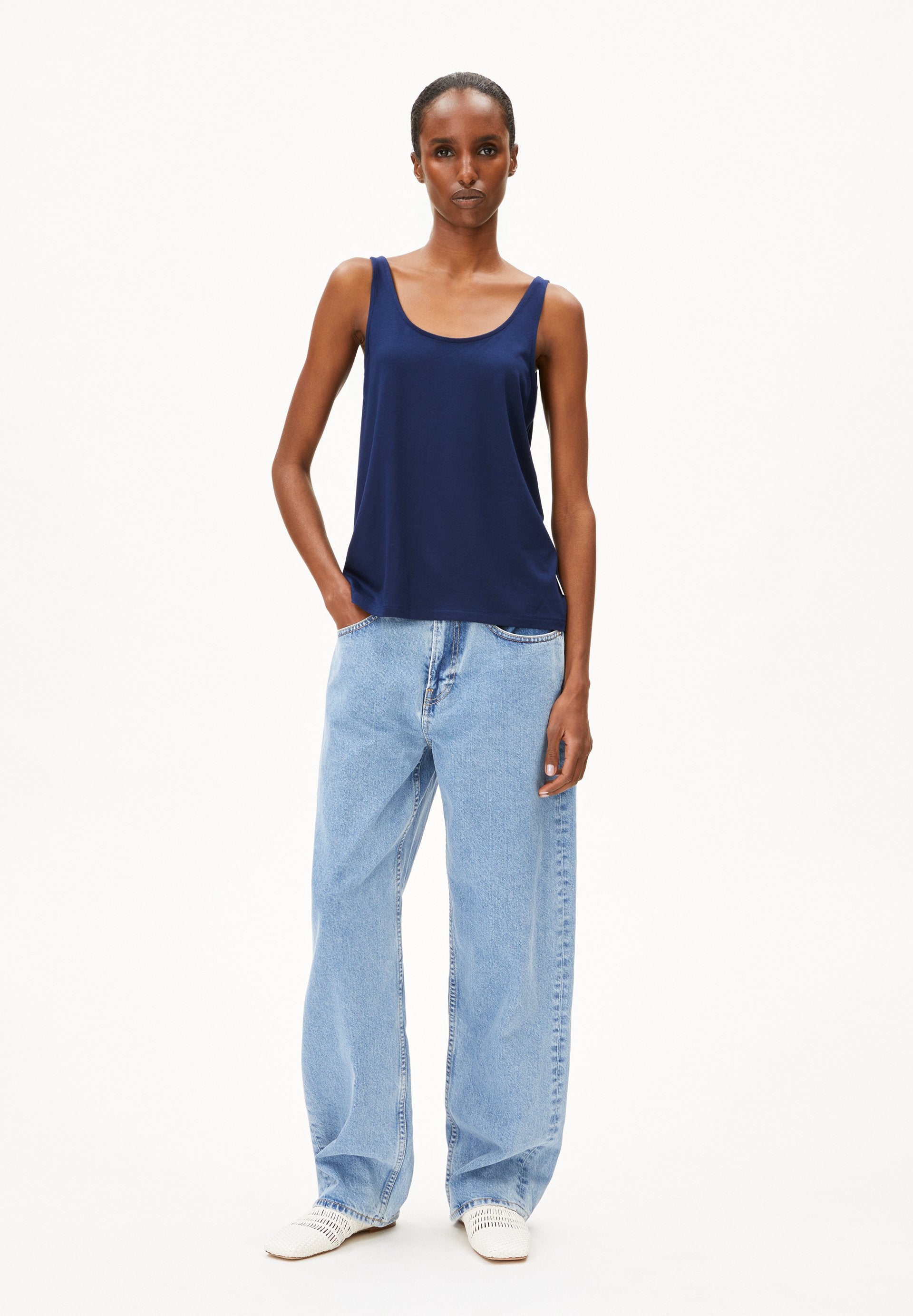 Ashraani Solid (Blue Noon)