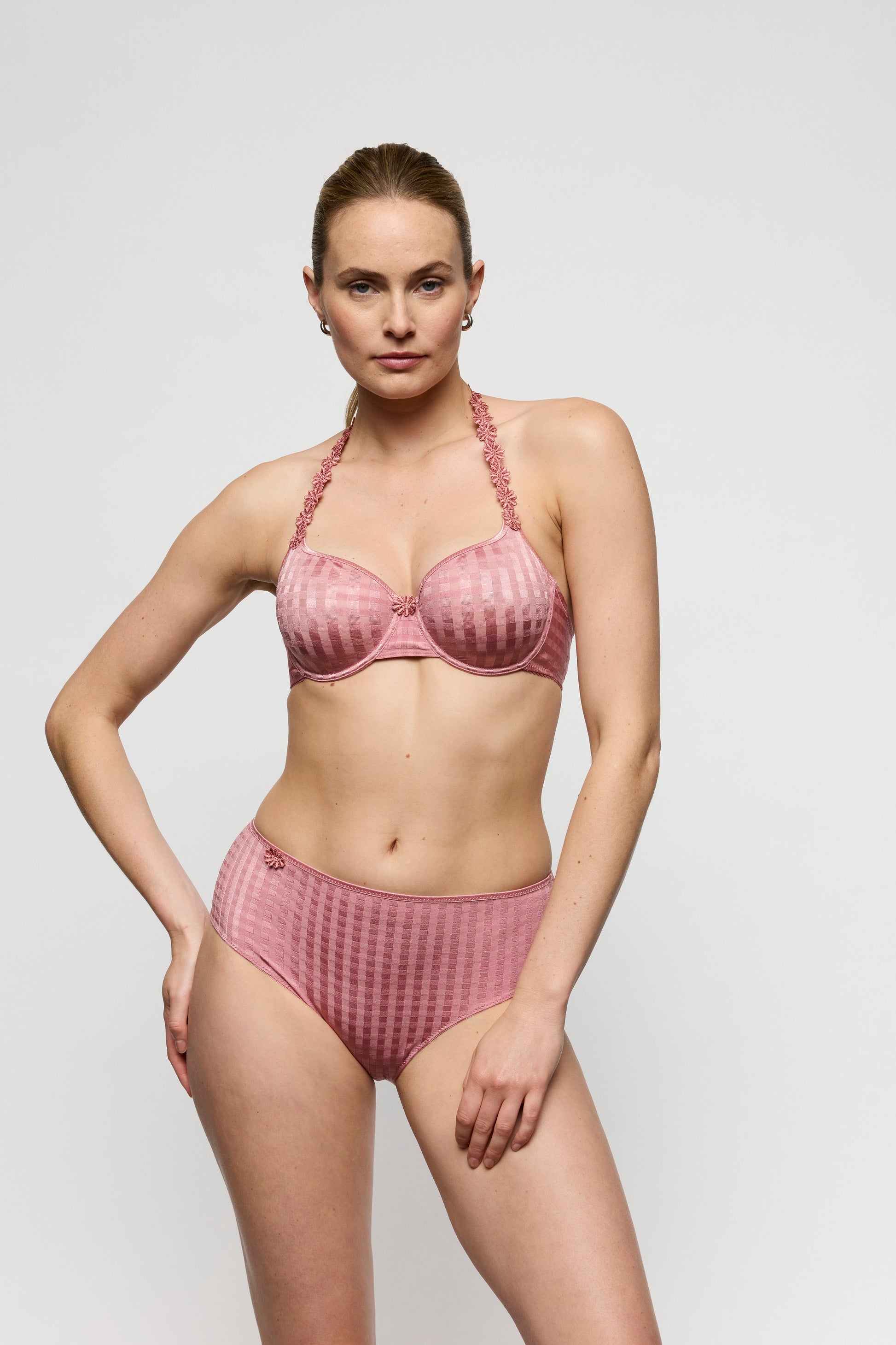 AVERO Ballet Pink Taillenslip (Btp)