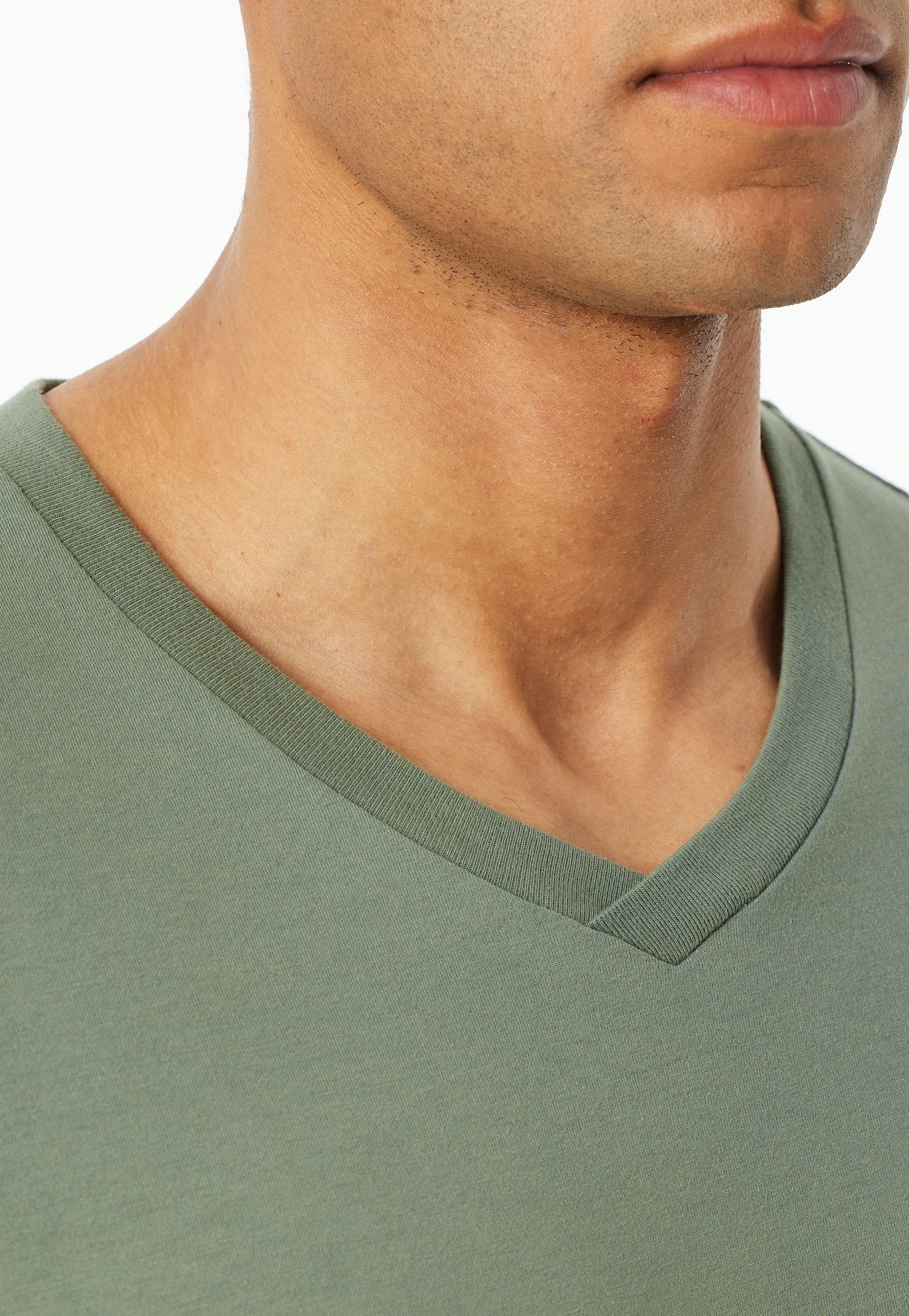 T-Shirt V-Ausschnitt (Khaki)