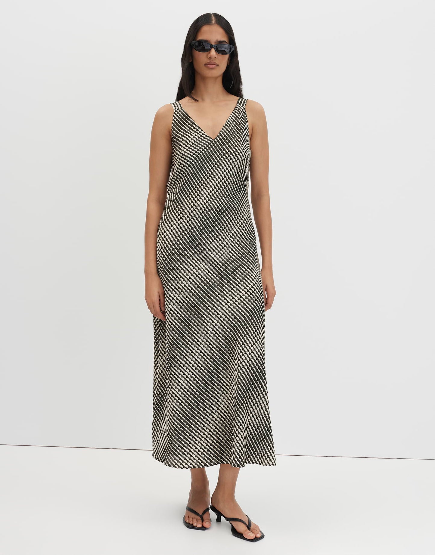 Qova wave (Midnight Olive)
