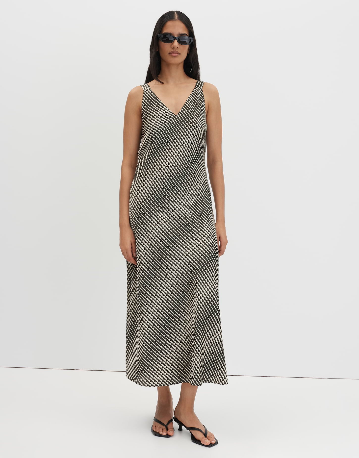 Qova wave (Midnight Olive)