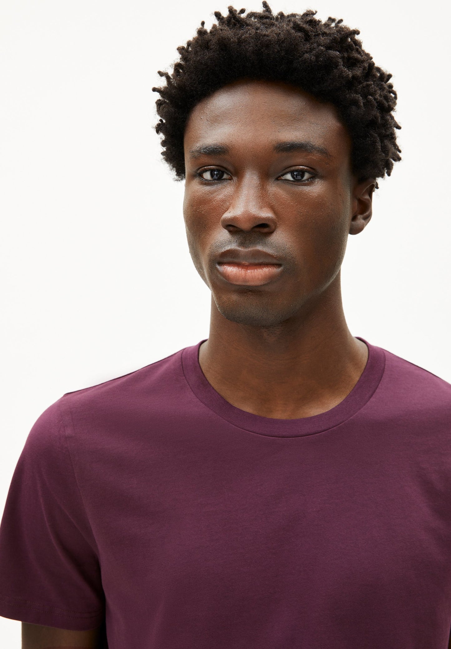 Jaames (Dark Cranberry)