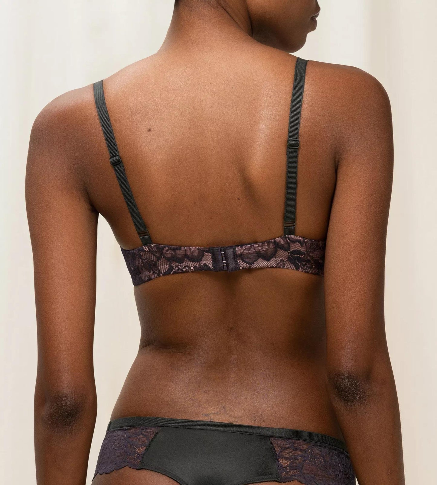 Amourette Charm WHP01 (Black)