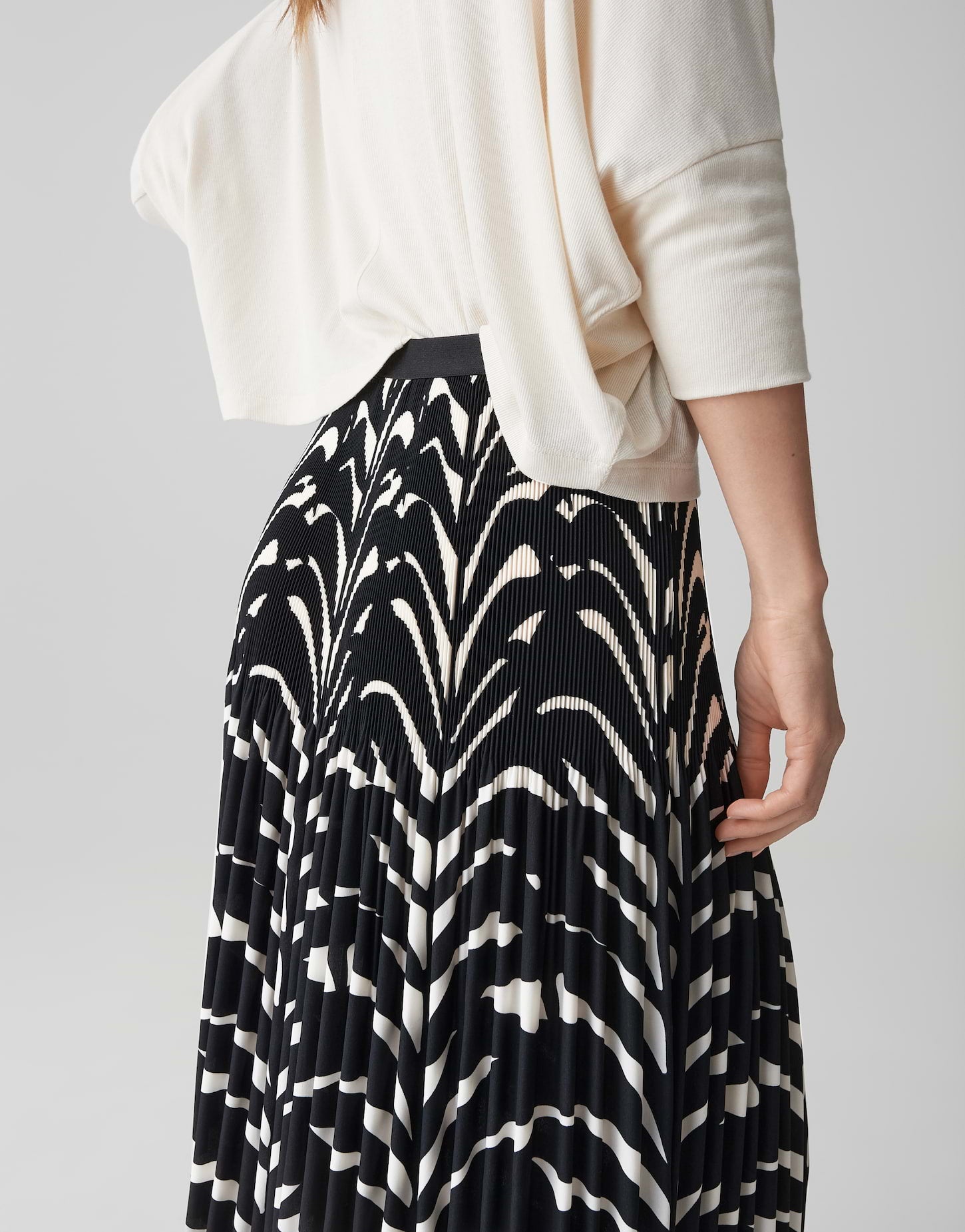 Ribane leaves (Black)