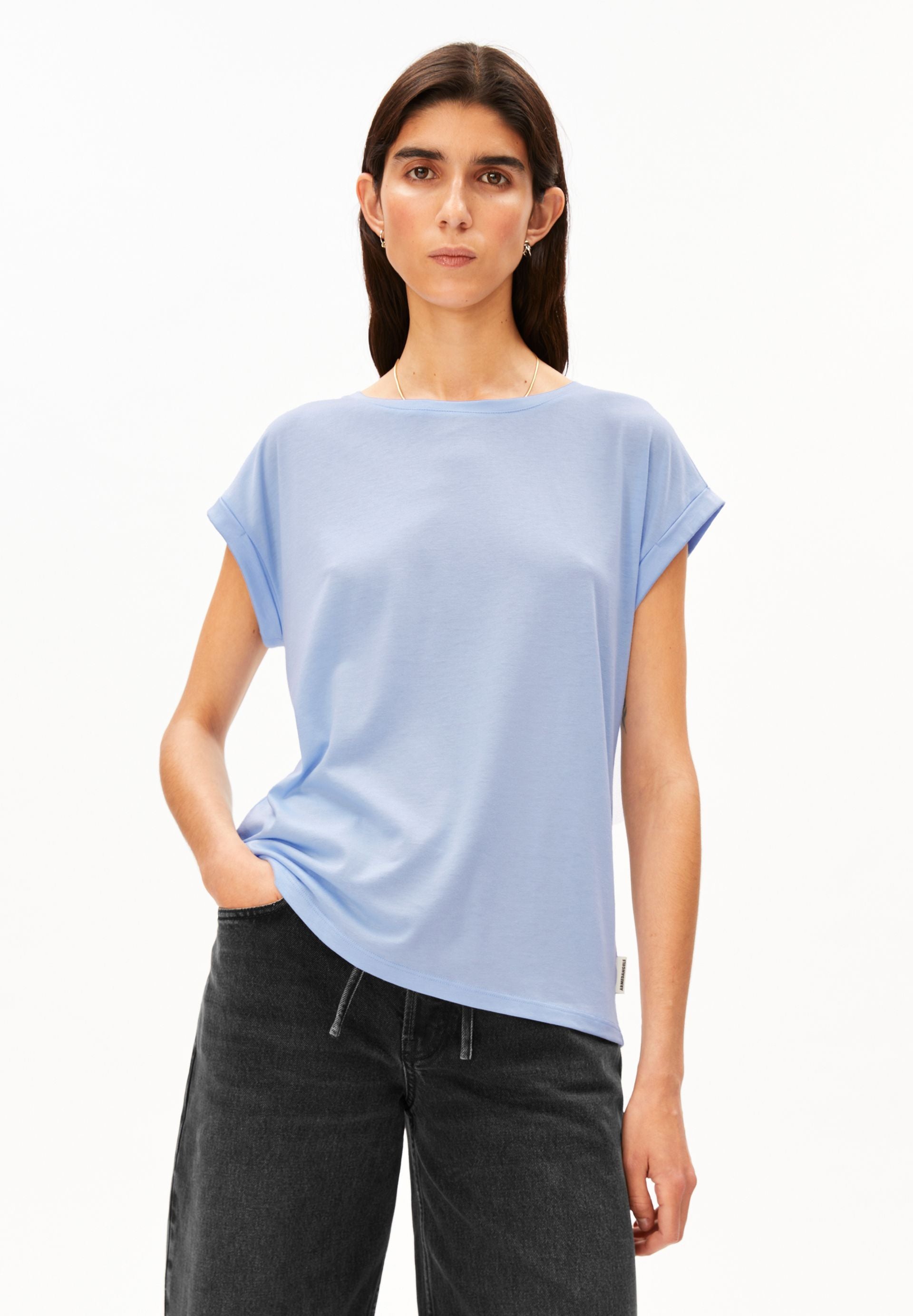 Jilaana T-shirt (Soft Blue)