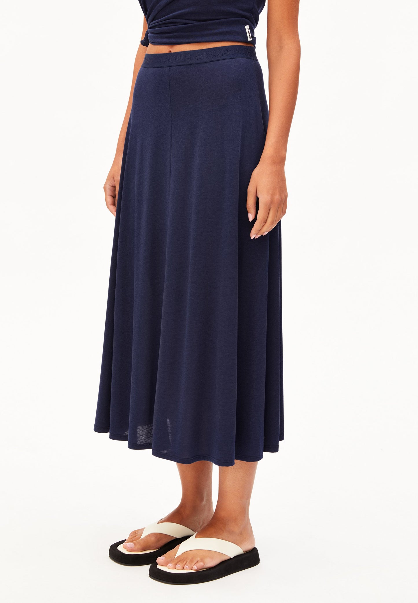 Ileniaa Laraa Midi Skirt (Tinted Navy)