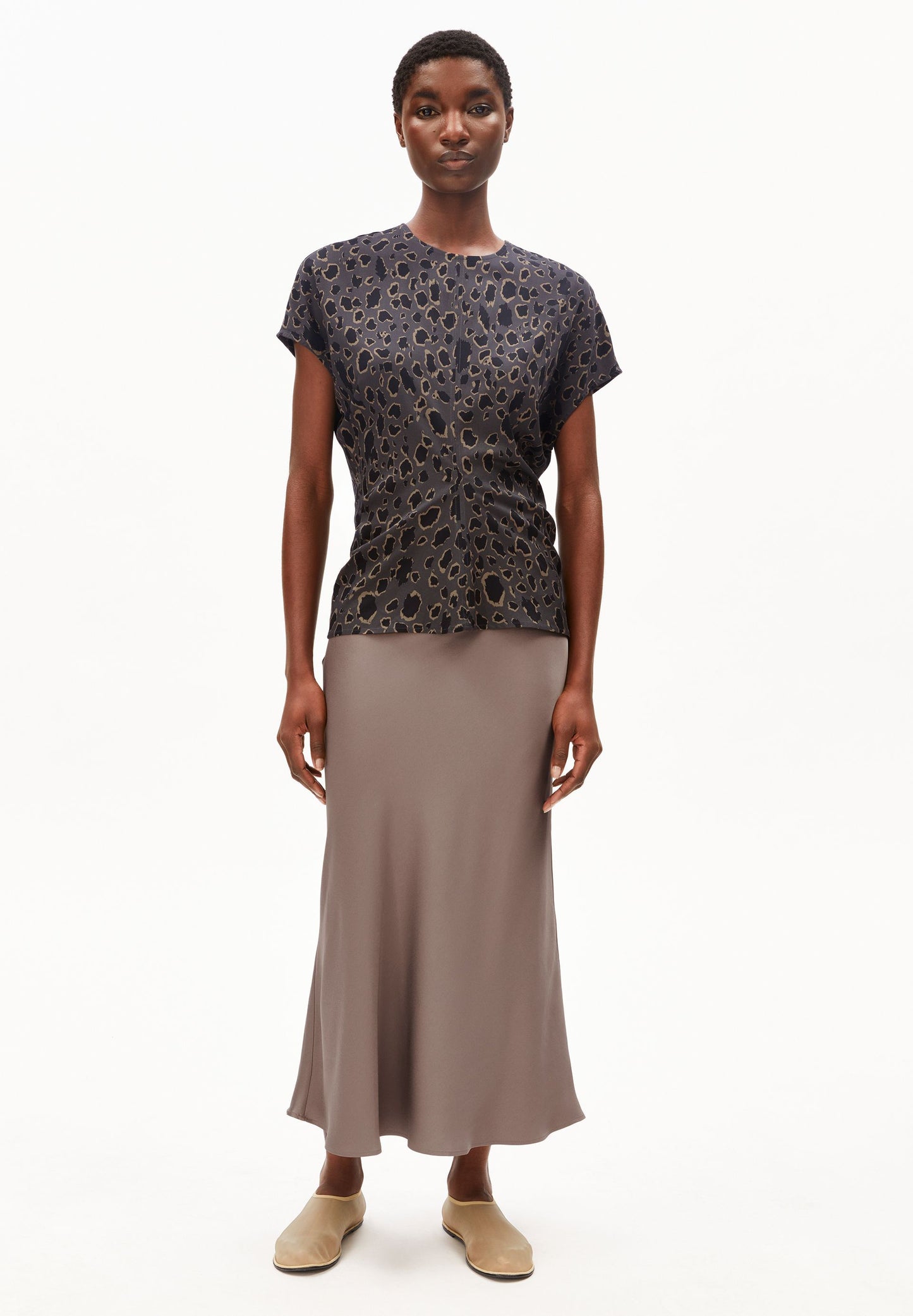 Leo Bat Wing Blouse (Dark Steel-blac)