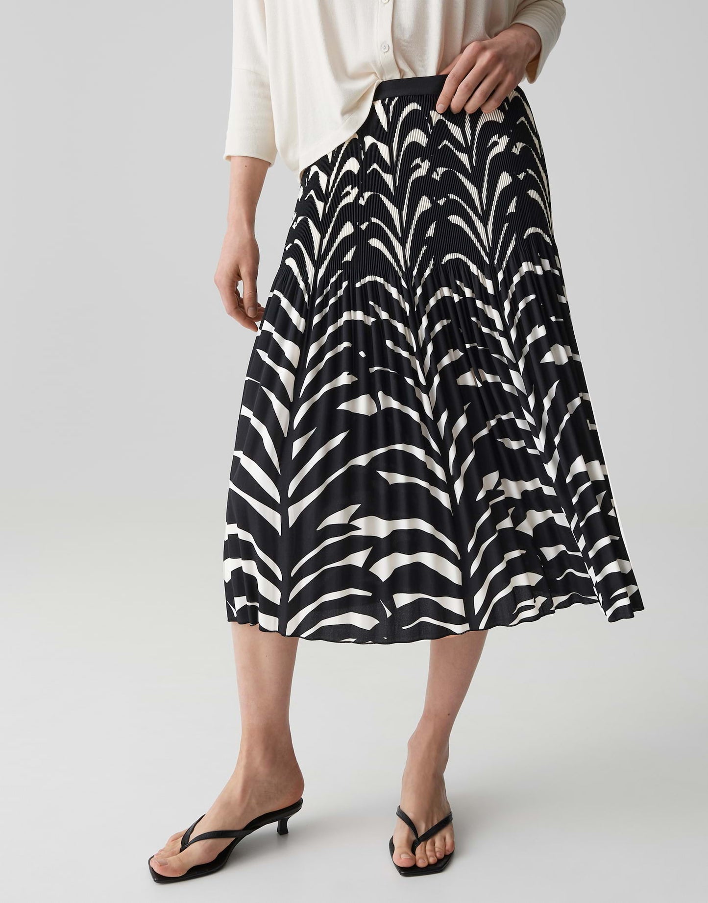 Ribane leaves (Black)