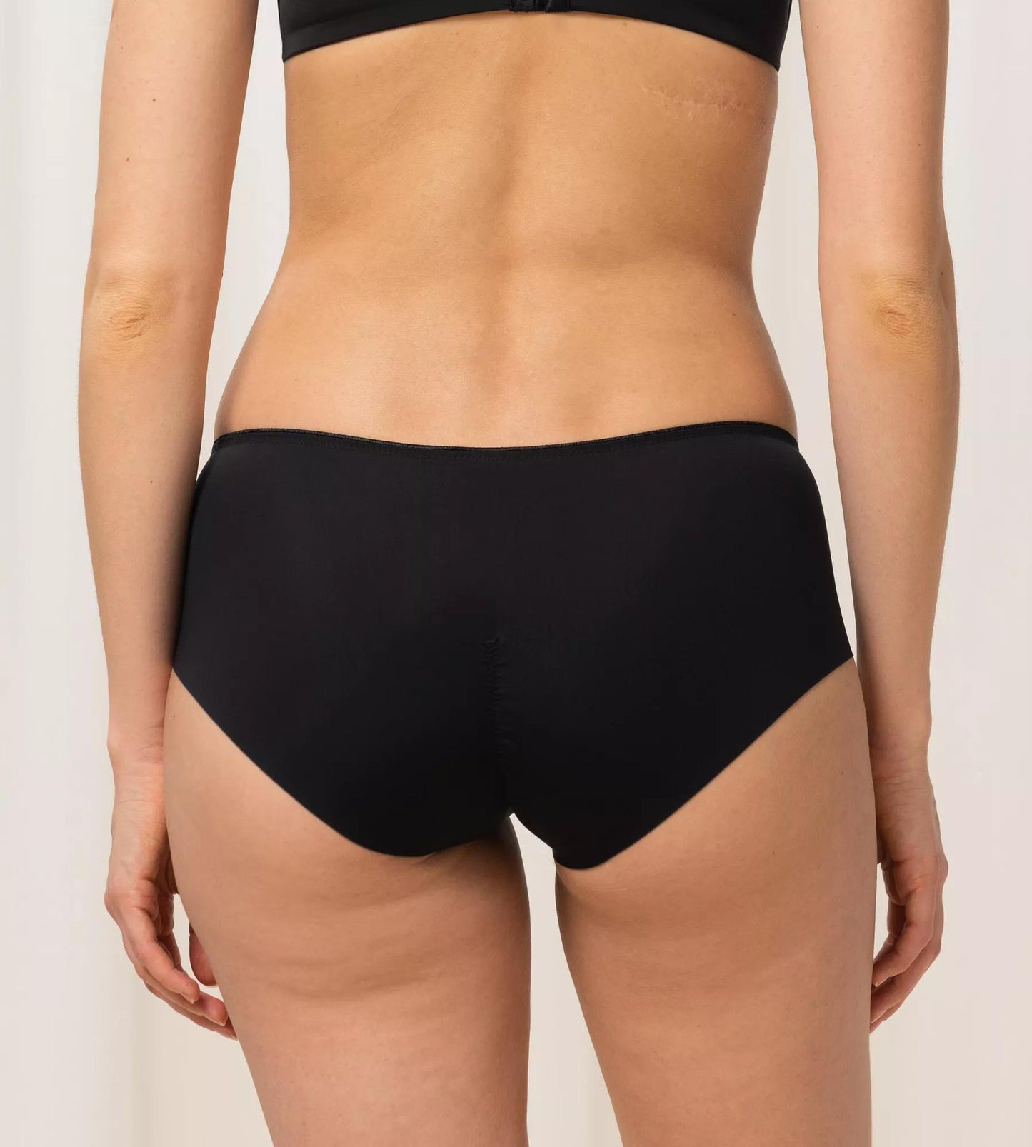 Essential Minimizer Hipster X (Black)