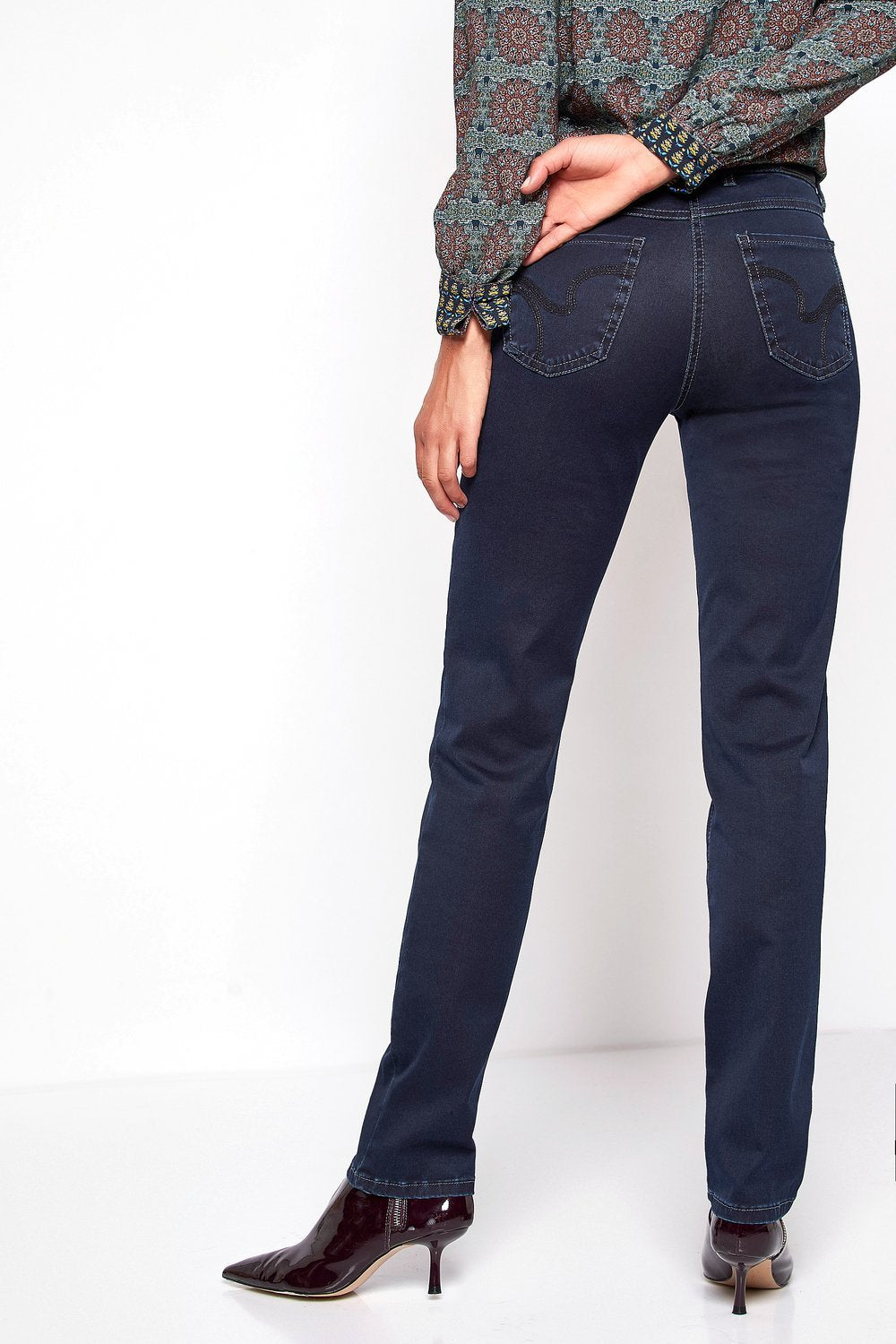Perfect Shape Straight (Dark Blue Used)