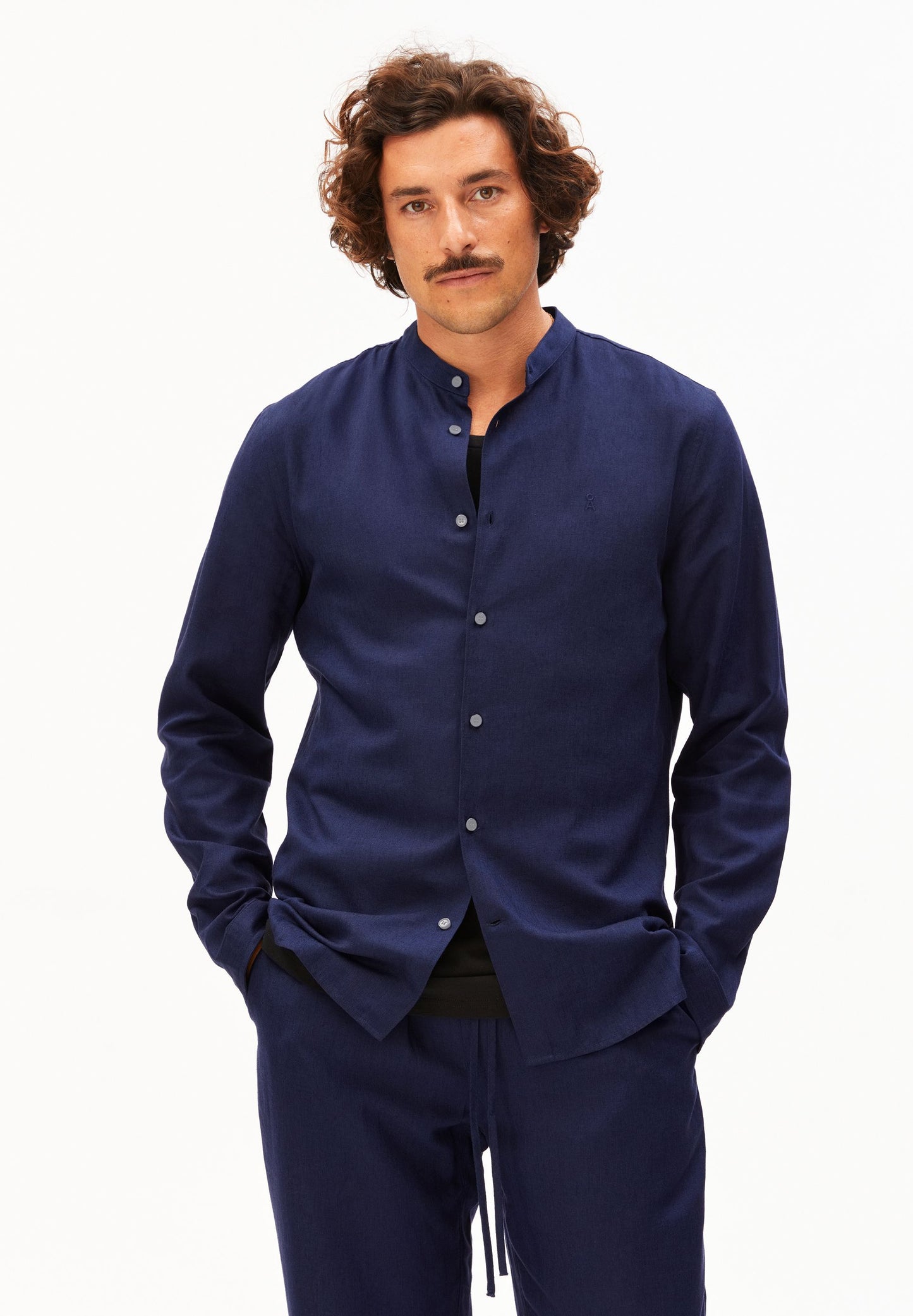 Vaaleronimus Lino Shirt (Tinted Navy)