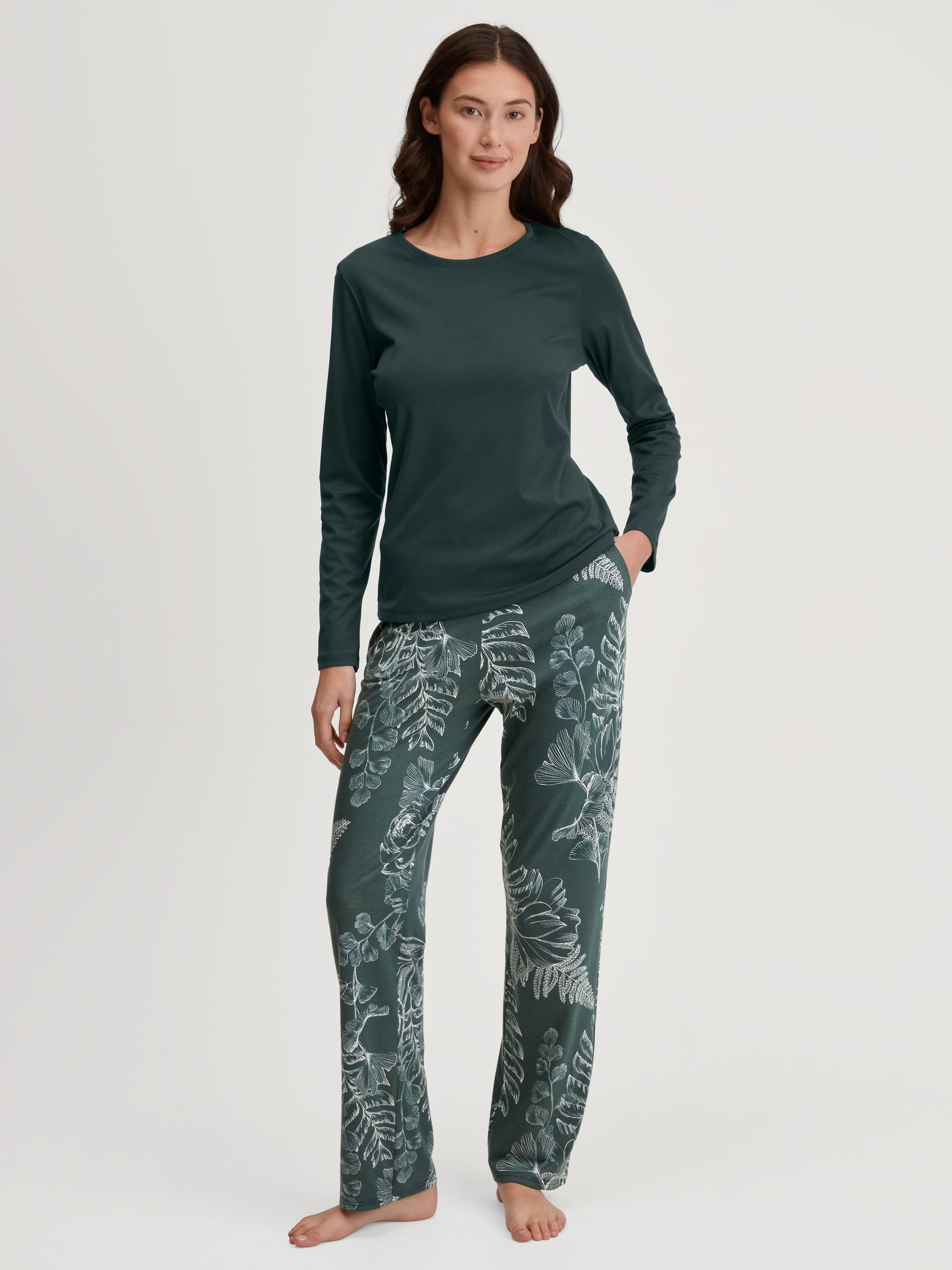 WOMEN Pants (Deep Emerald Gre)