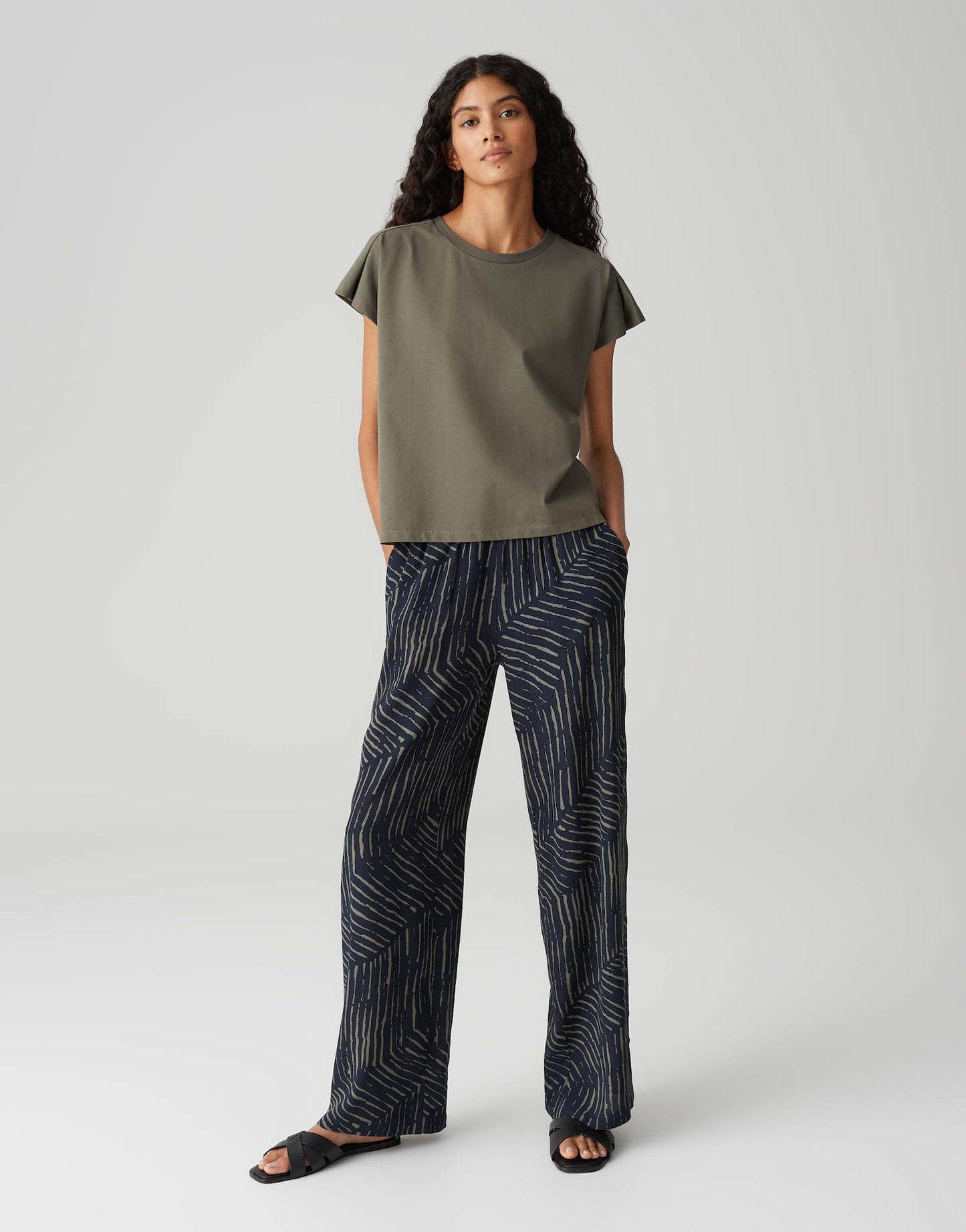 Sekundi (Olive Leaf)