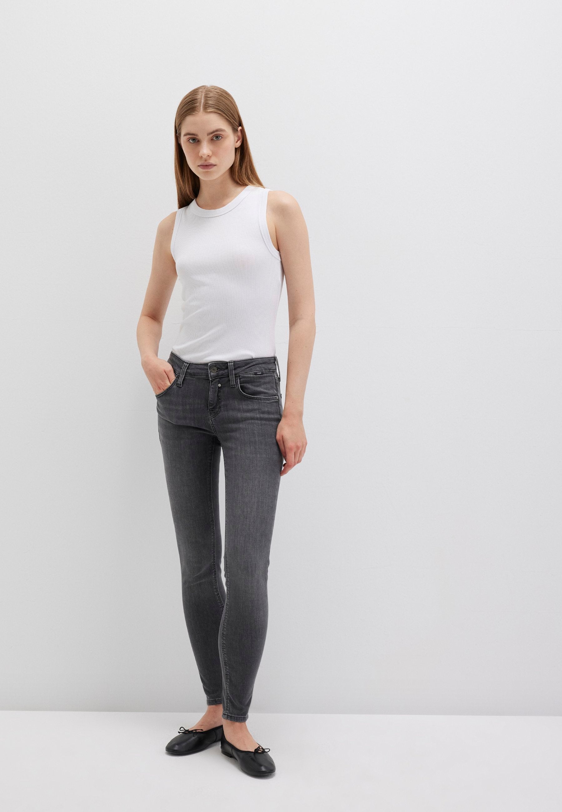 Adriana (Dark Grey Dist)