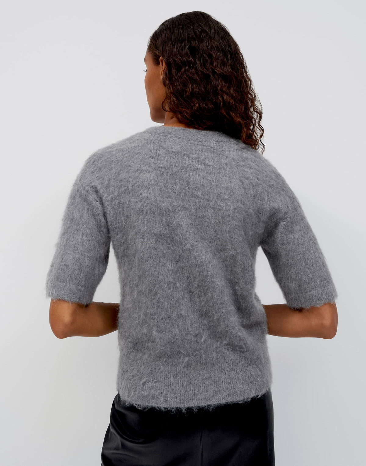 Pammi (Quiet Grey)