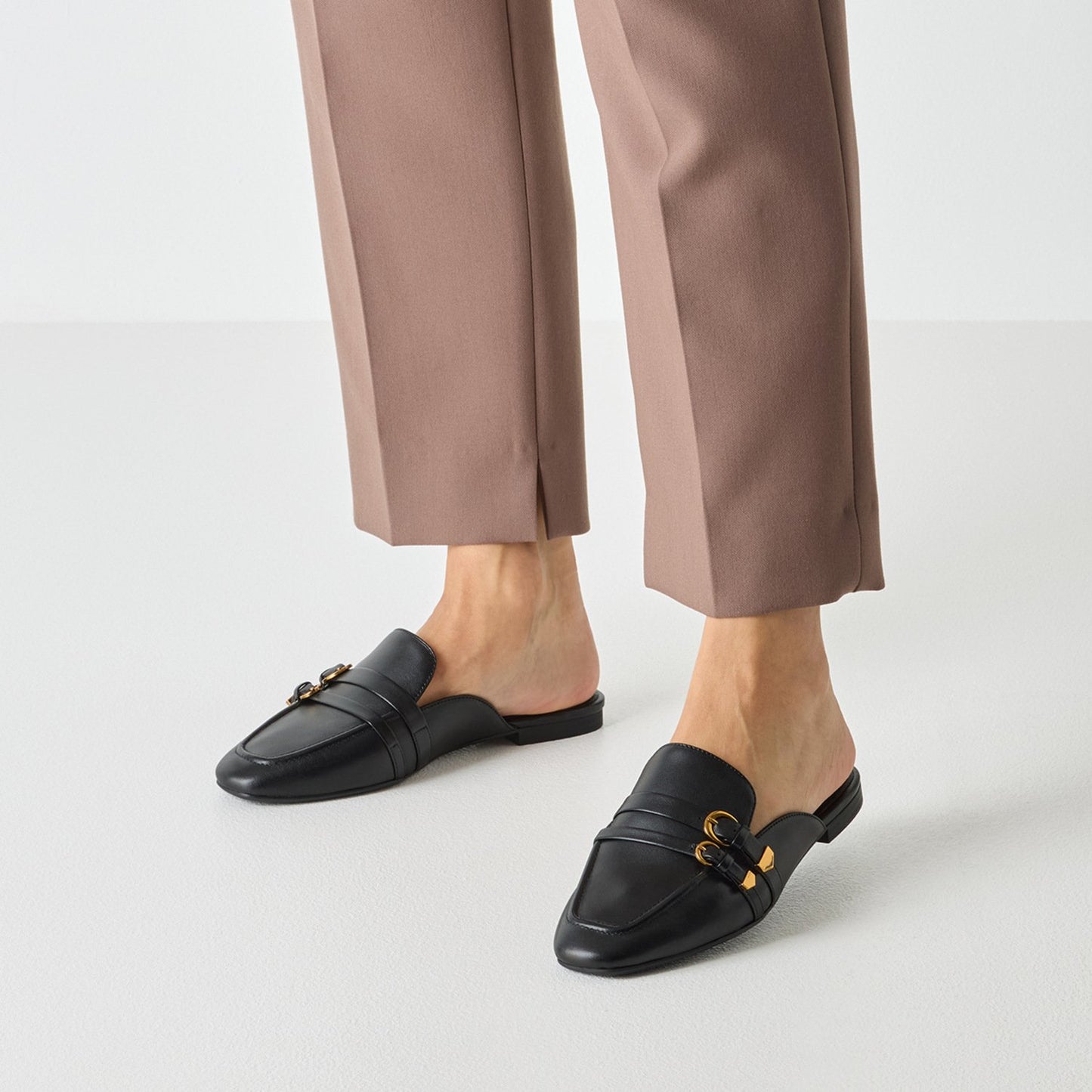 Sabot (Black Leather)