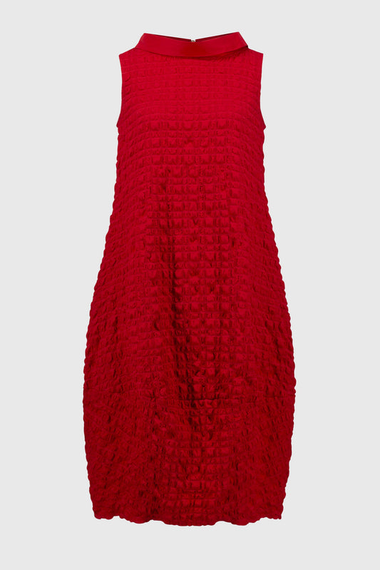 Ärmelloses Komfortkleid in strukturierter Optik (Strahlendes Rot)