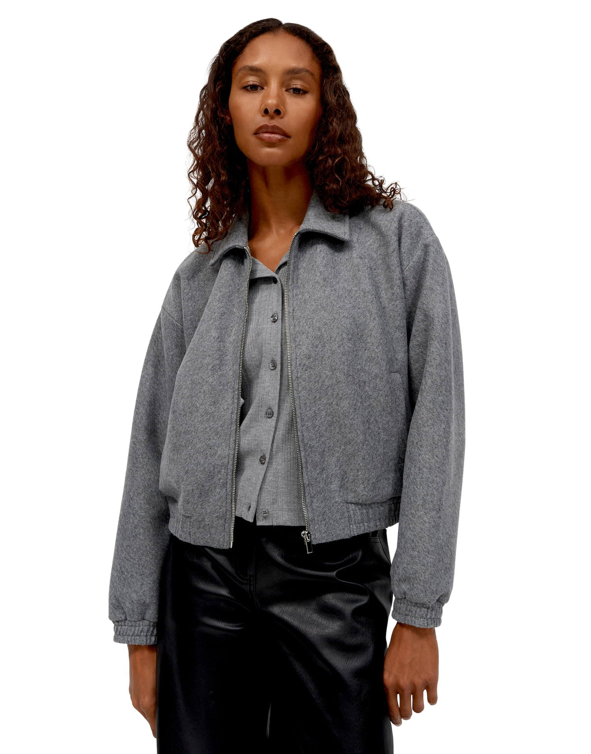 Gerzi (Quiet Grey)