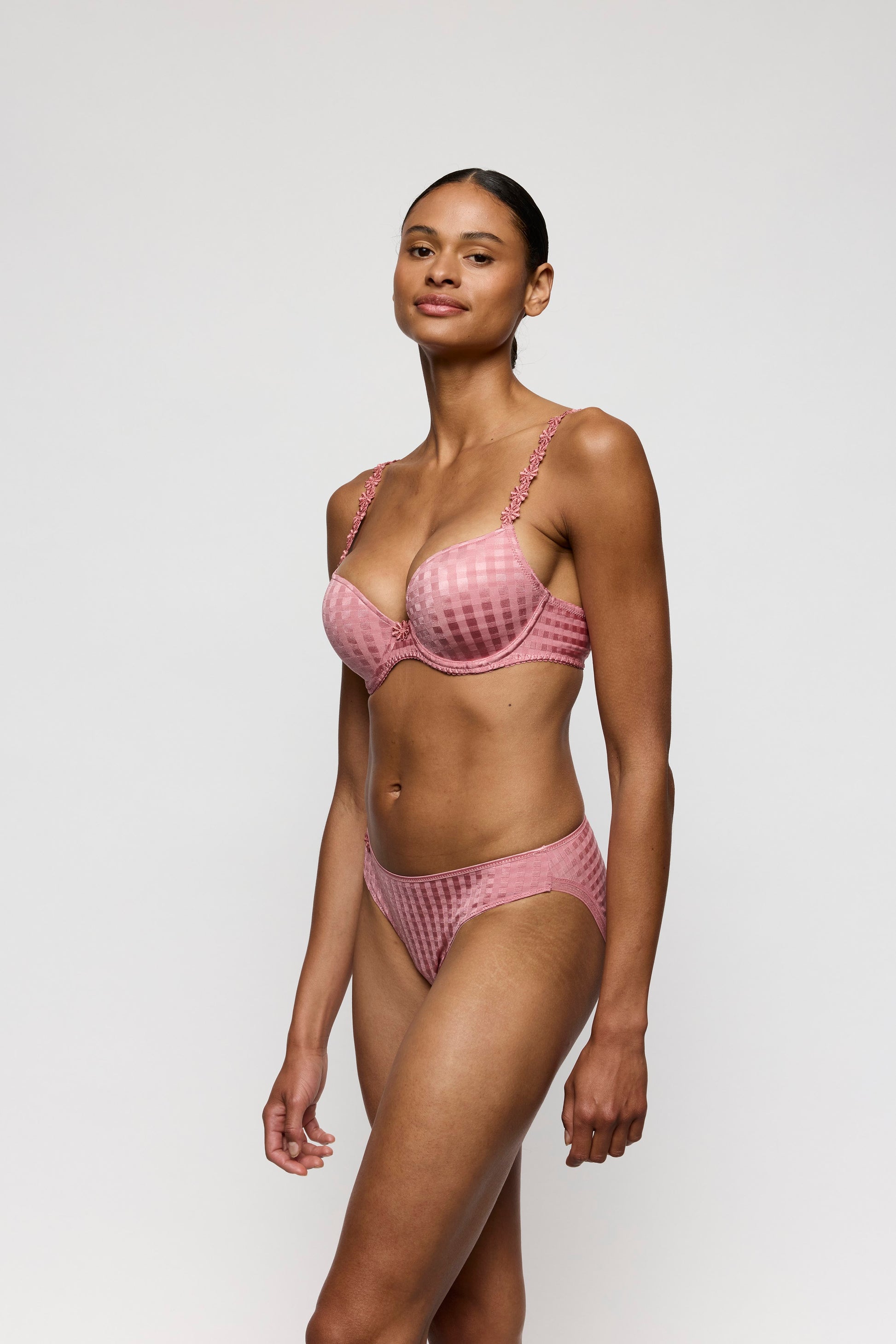 AVERO Ballet Pink Rioslip (Btp)