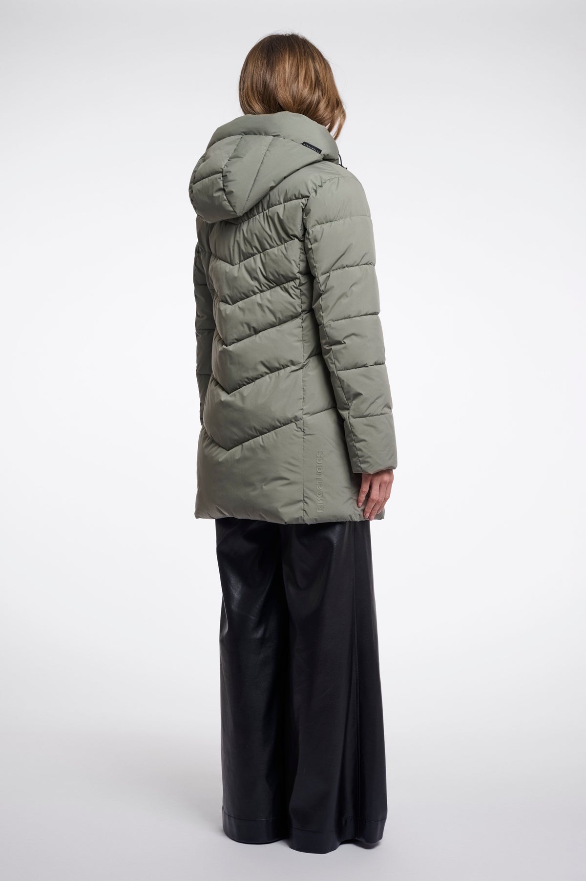 Yasmina.7002612 (Misty Basil)