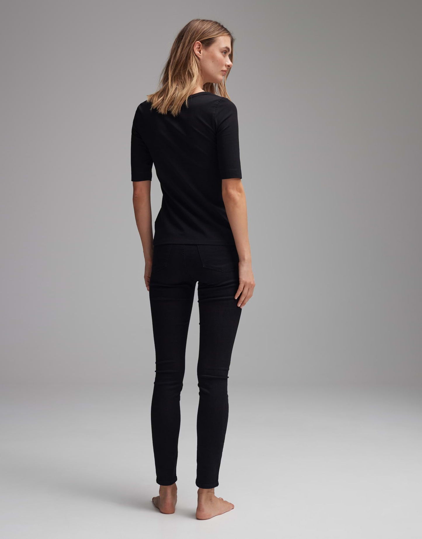 Sanika (Black)