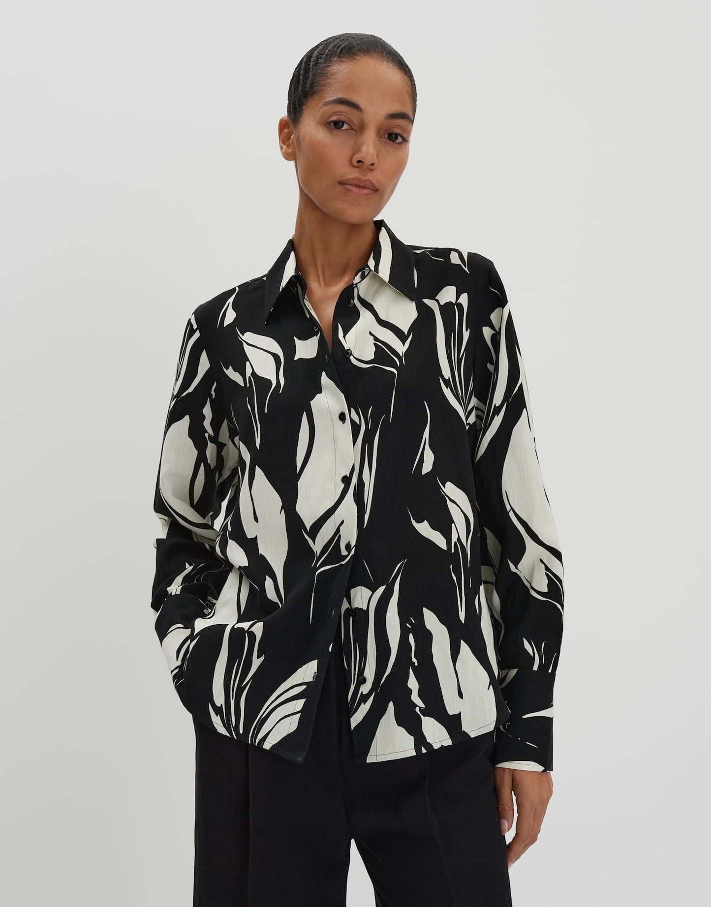 Zerlian floral (Black)