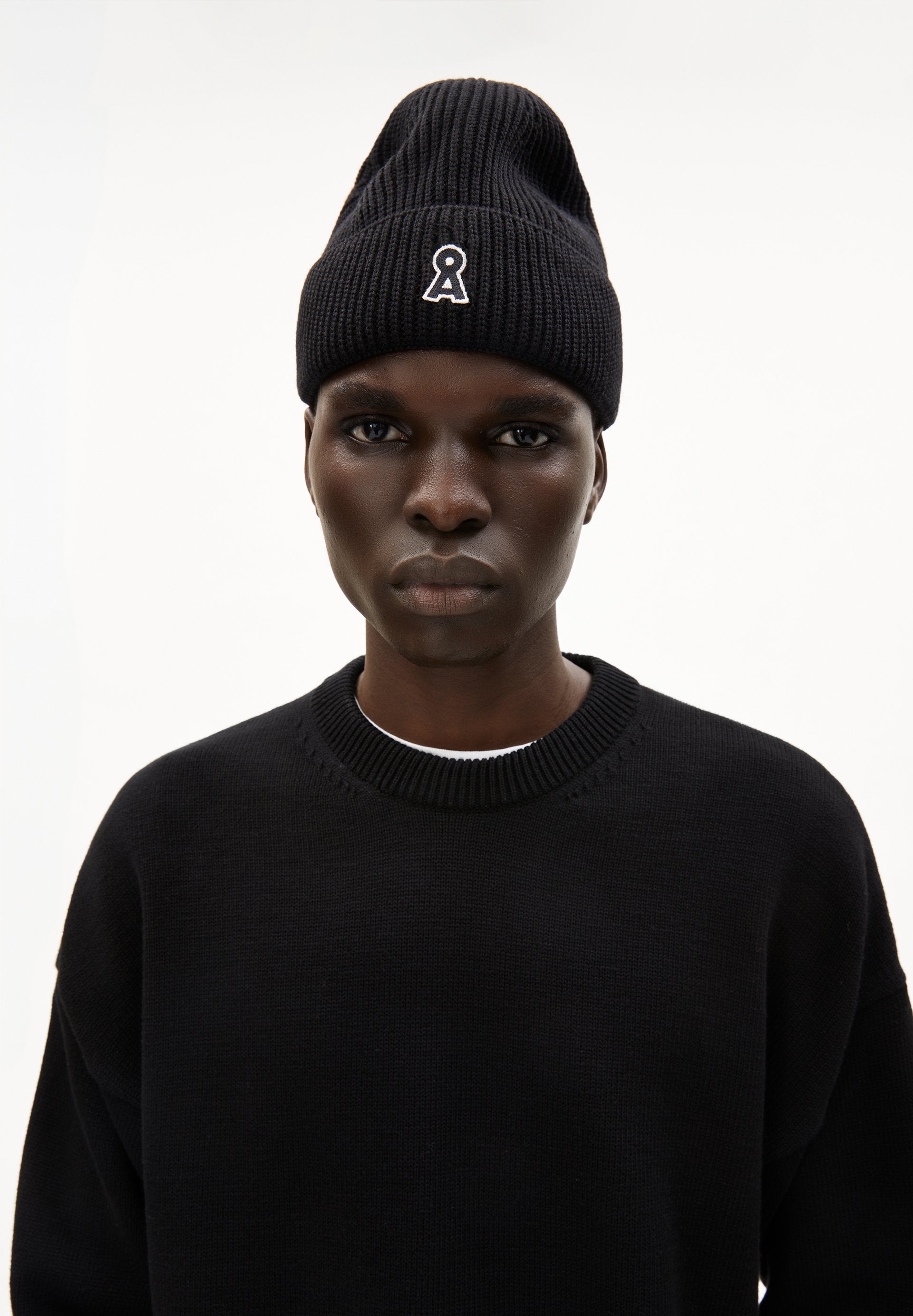 Jovaan (Black)