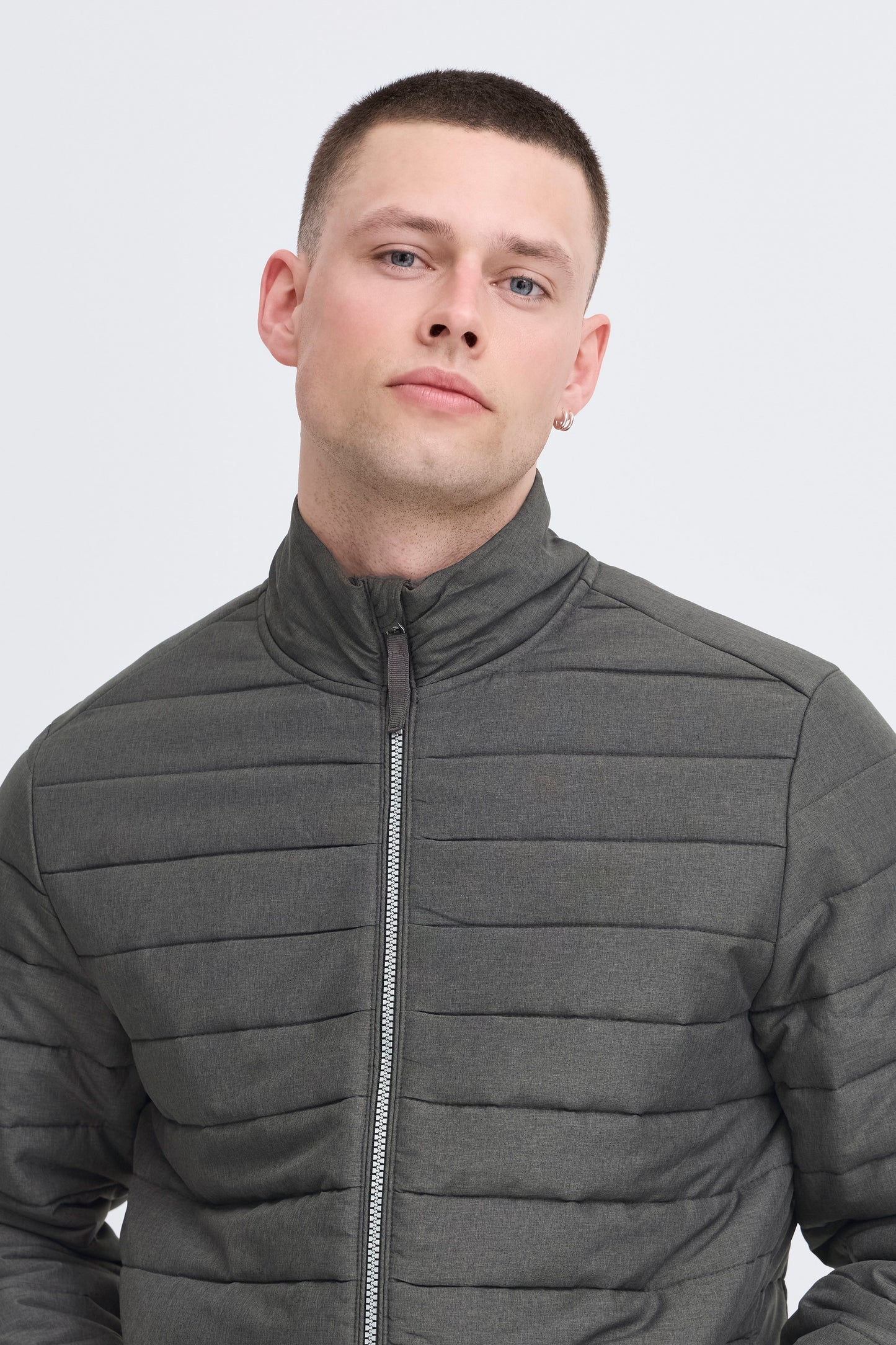 BHEDMAR puffer with stand collar (Black Melange)