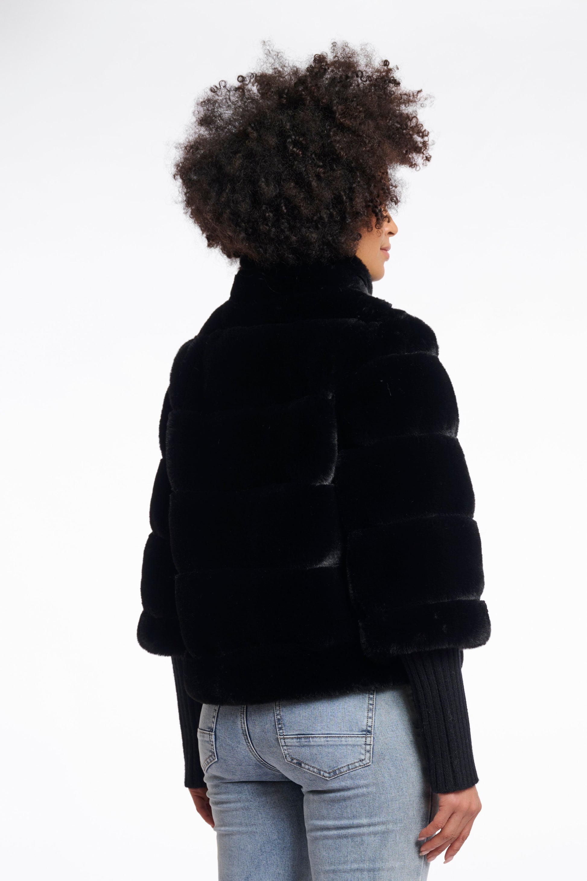 Feline.7002512 (Black)