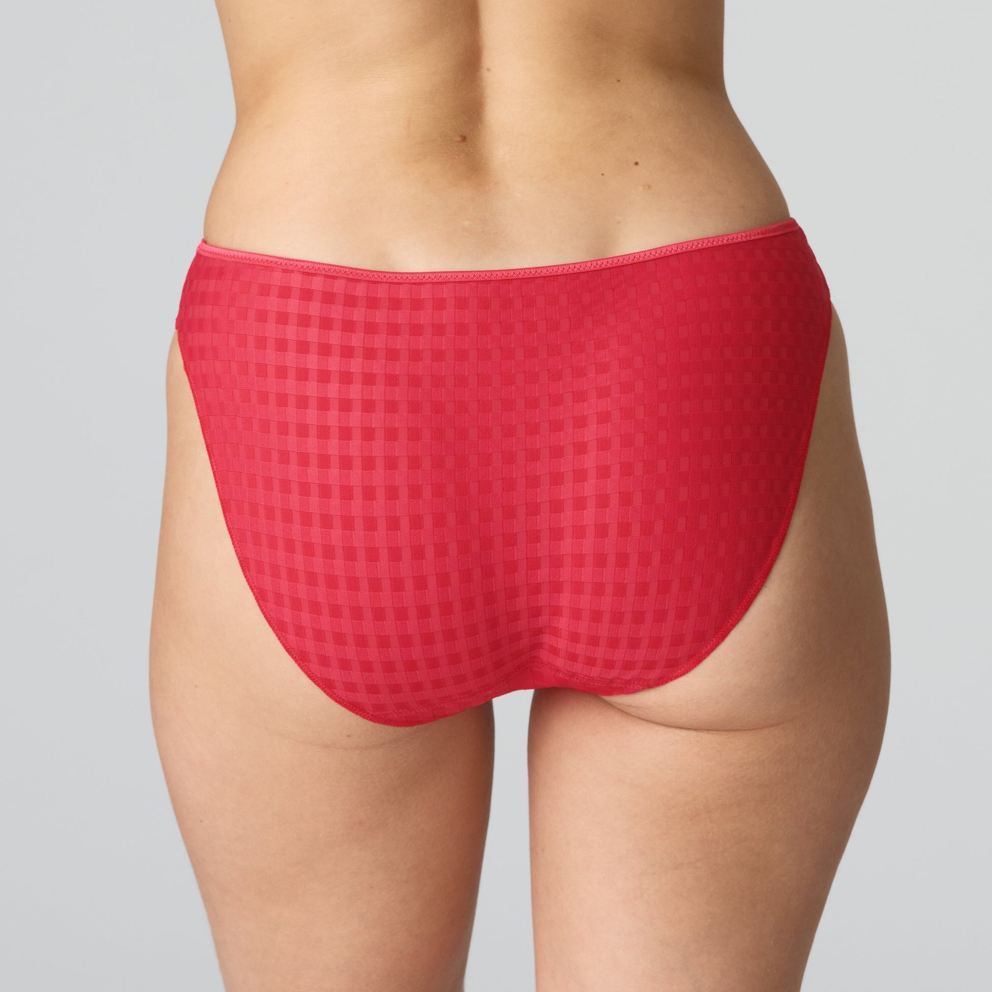 AVERO scarlet Rioslip (Sca)