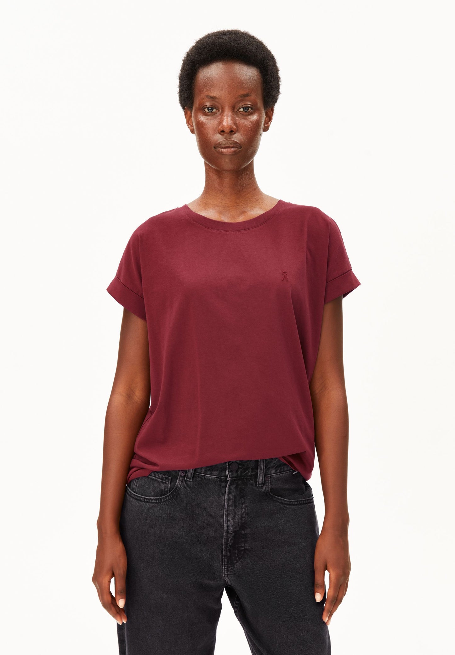 Idaara T-shirt (Velvet Red)