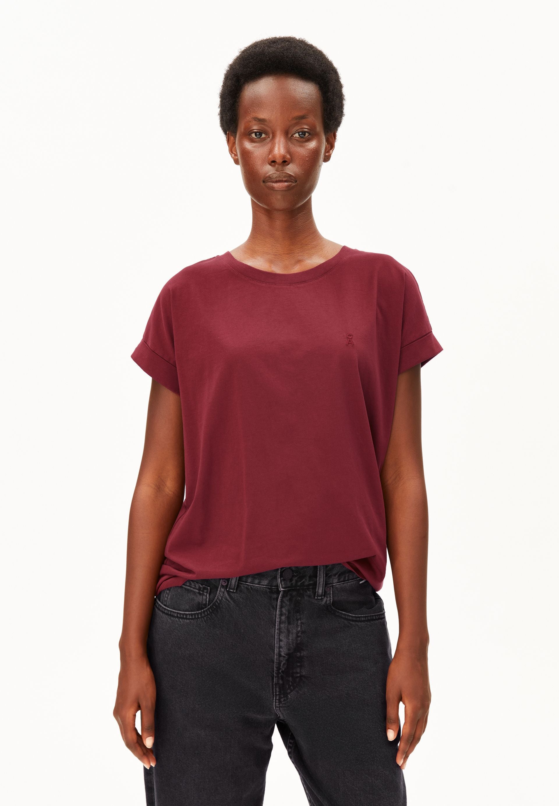 Idaara T-shirt (Velvet Red)