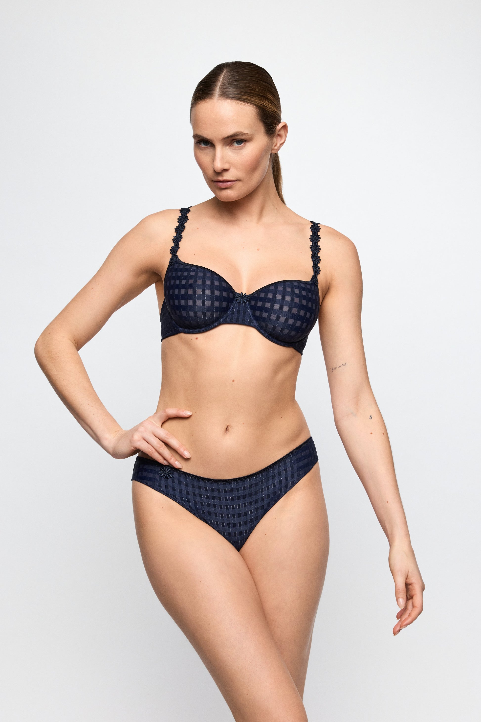 AVERO velvet blue Vollschalen-BH nahtlos (Vel)