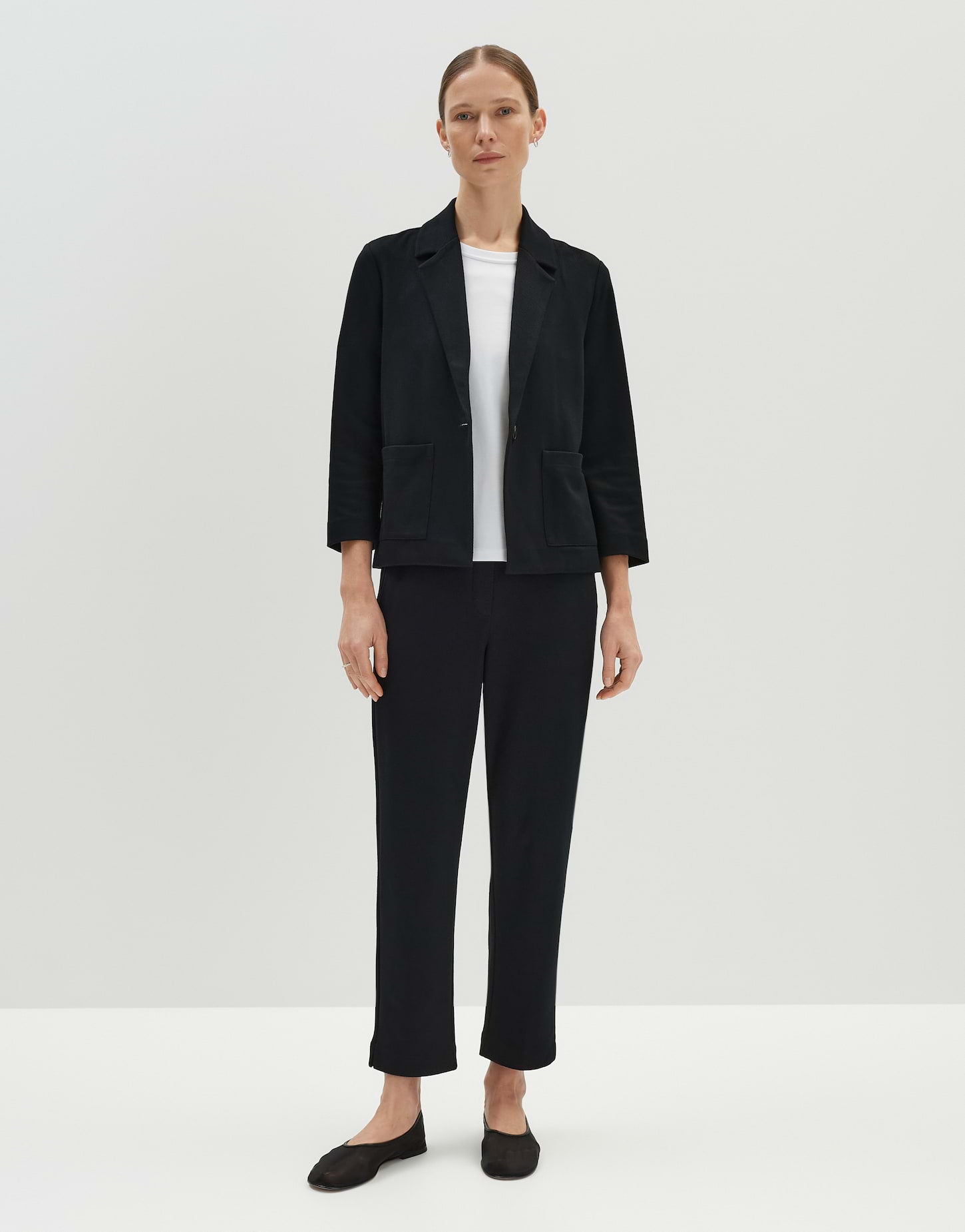 Nusalia (Black)