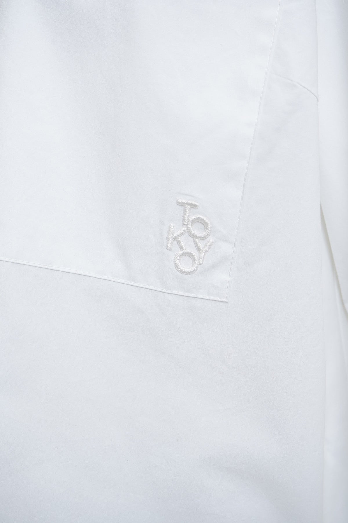 Short Blouse Back Pleat (White)