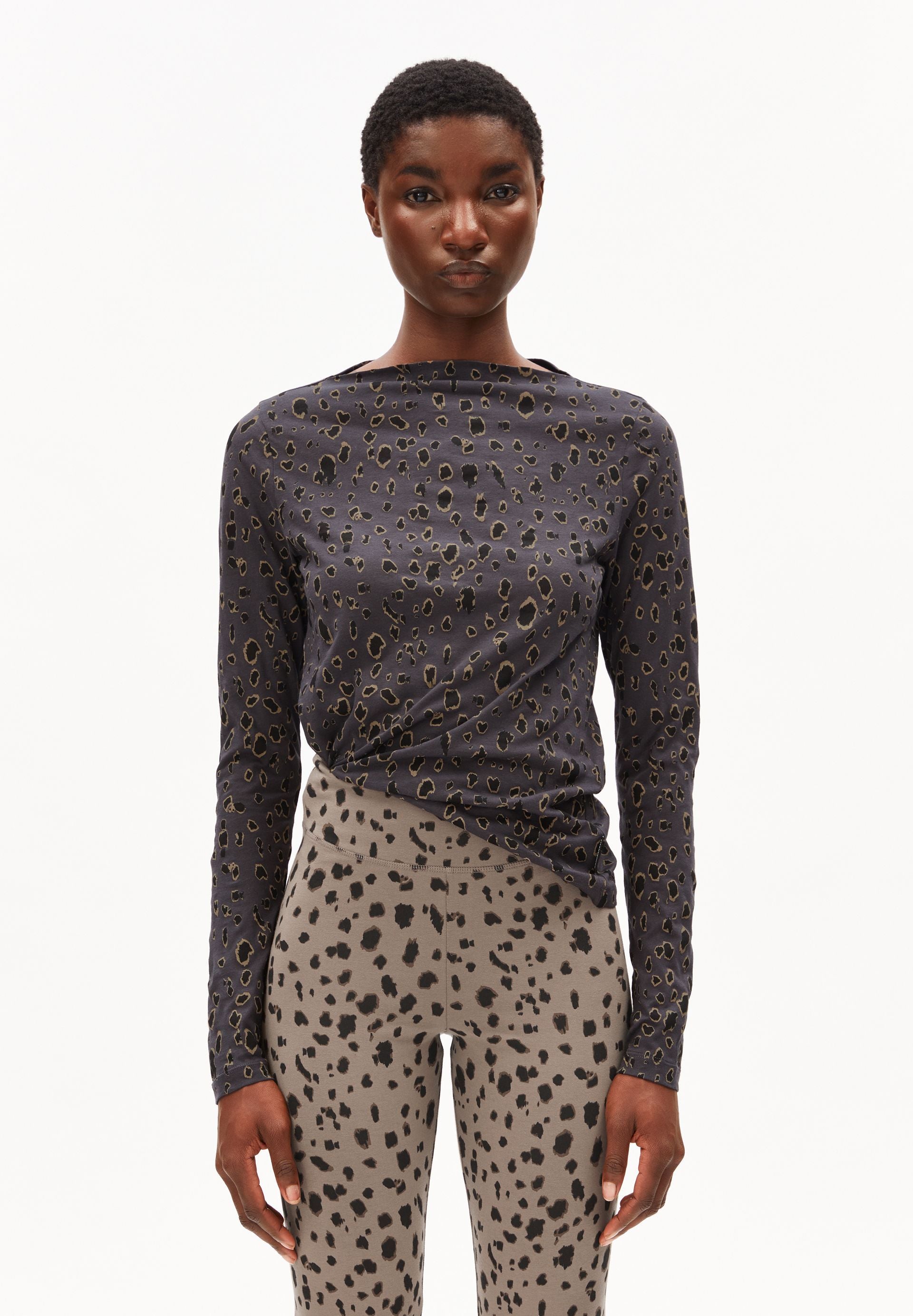 Leo Longsleeve (Dark Steel)