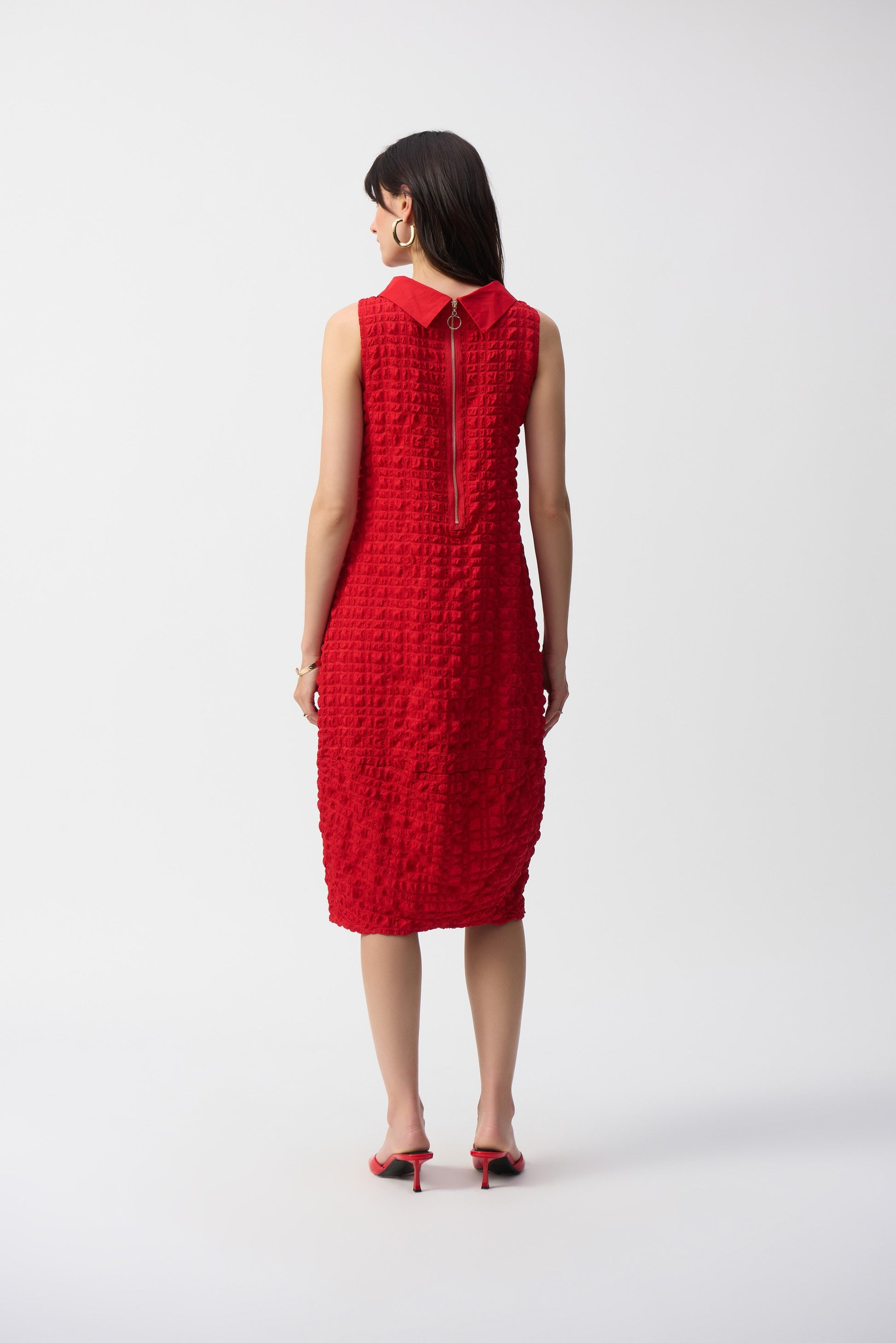 Ärmelloses Komfortkleid in strukturierter Optik (Strahlendes Rot)
