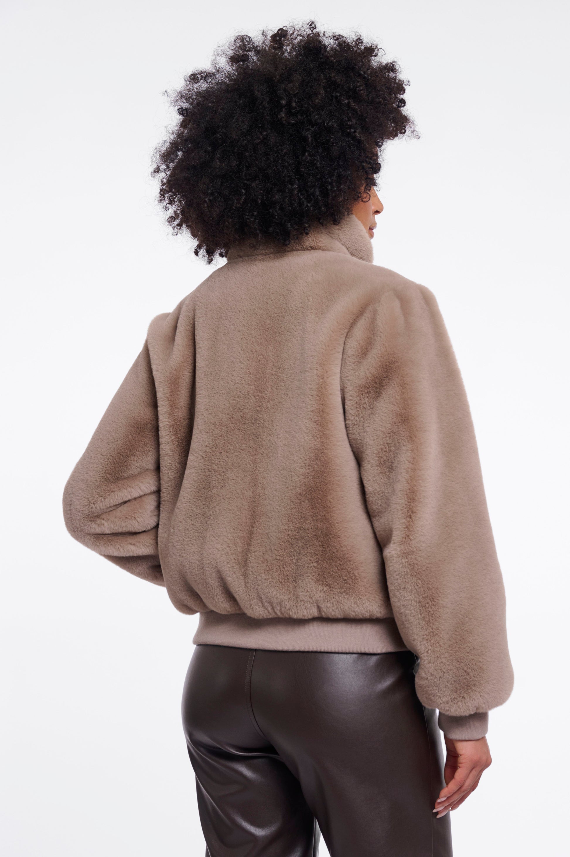 Ambra.7002611 (Mocha Latte)