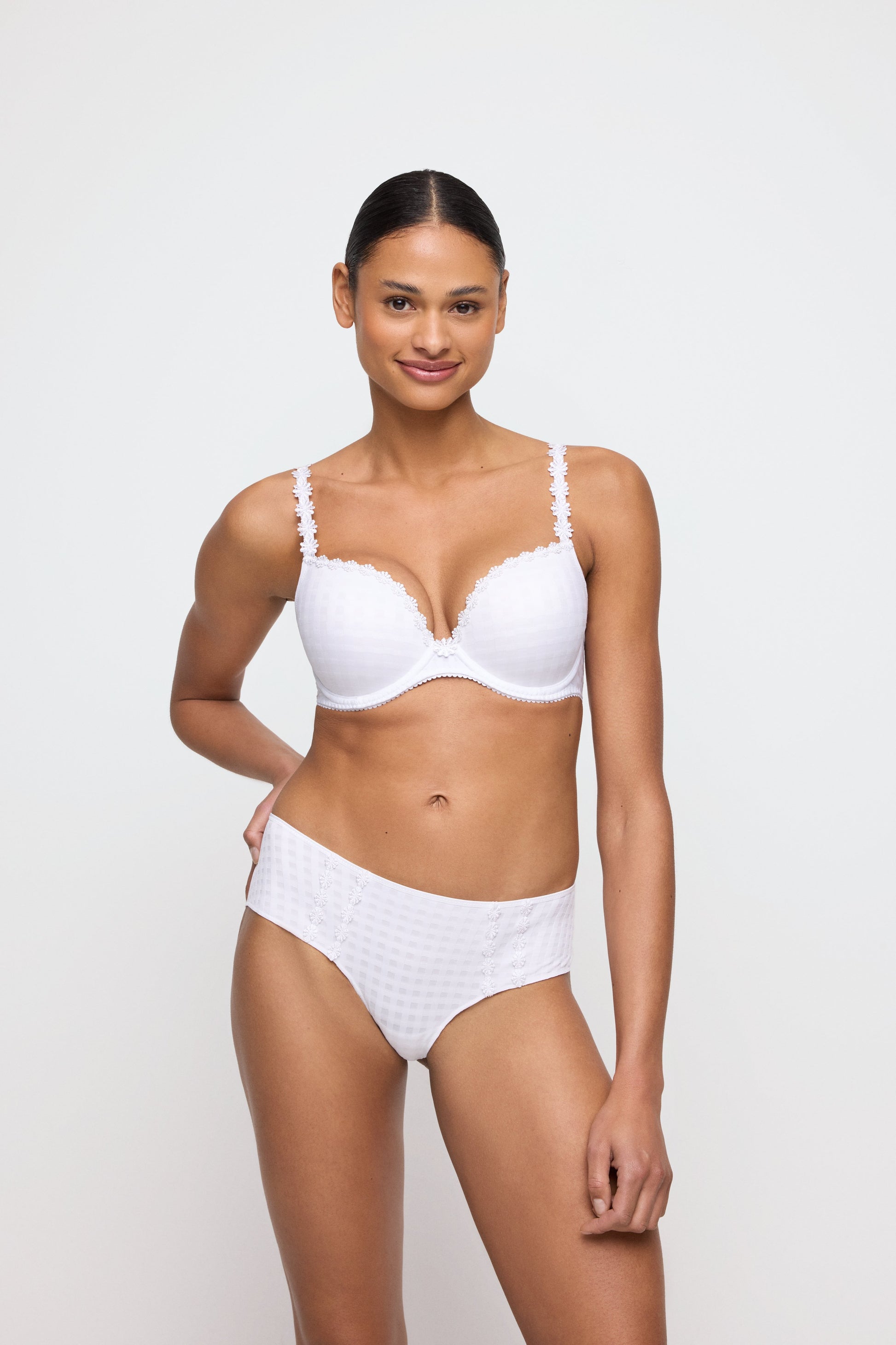 AVERO weiss Hotpants (Wit)