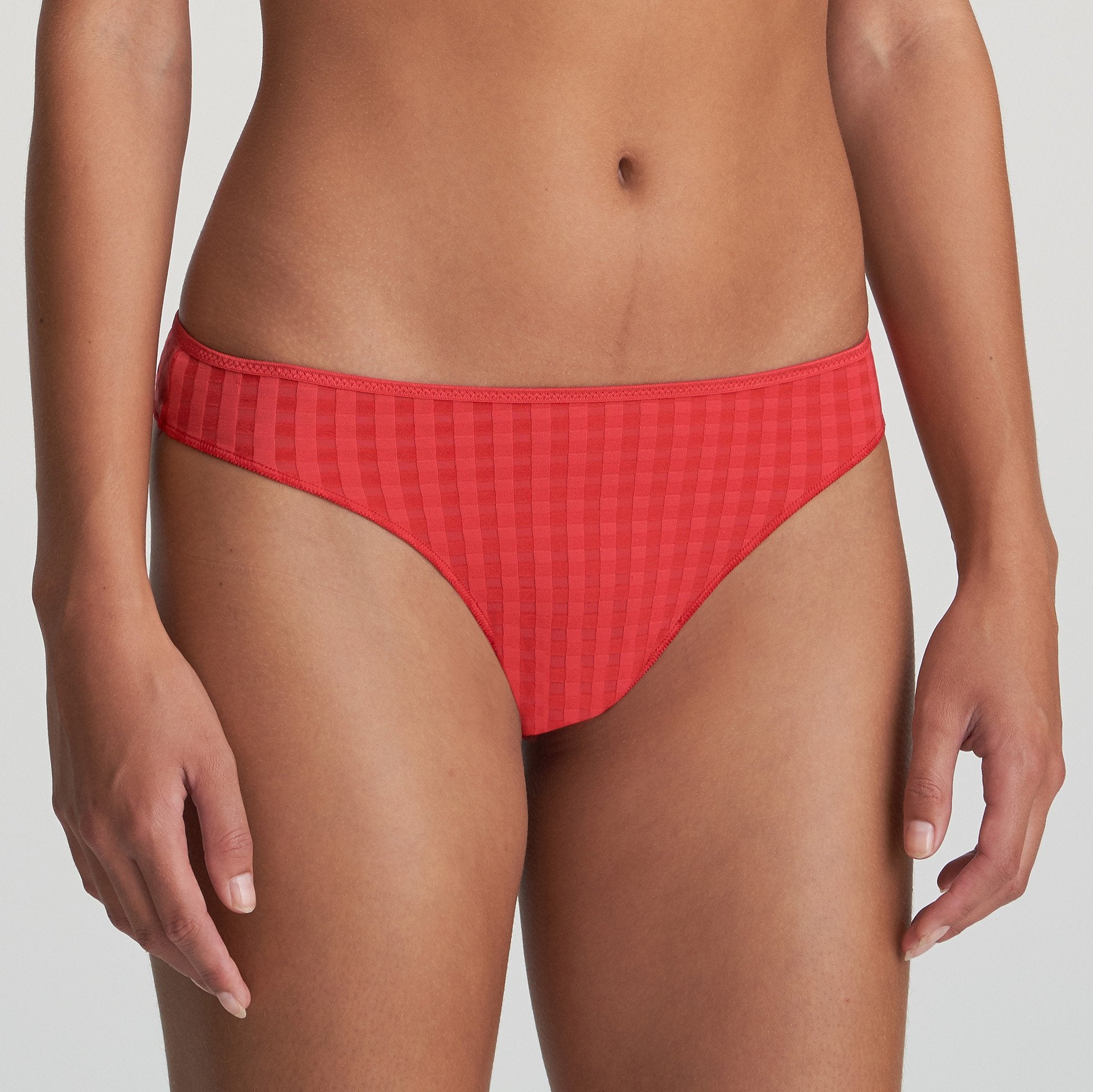 AVERO scarlet String (Sca)