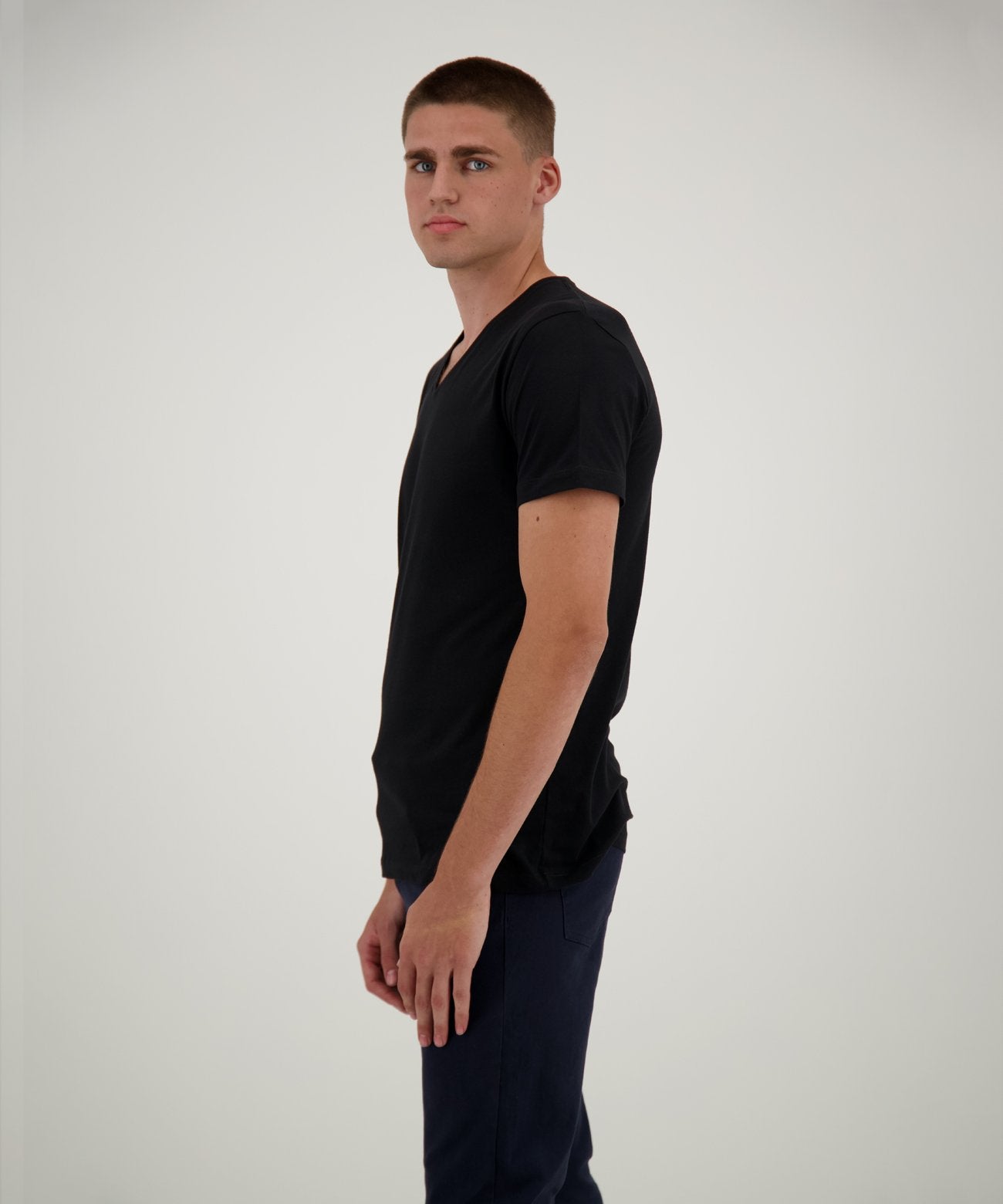 2 T-Shirt Doppelpack Bodyfit mit V-Ausschnitt (Schwarz)