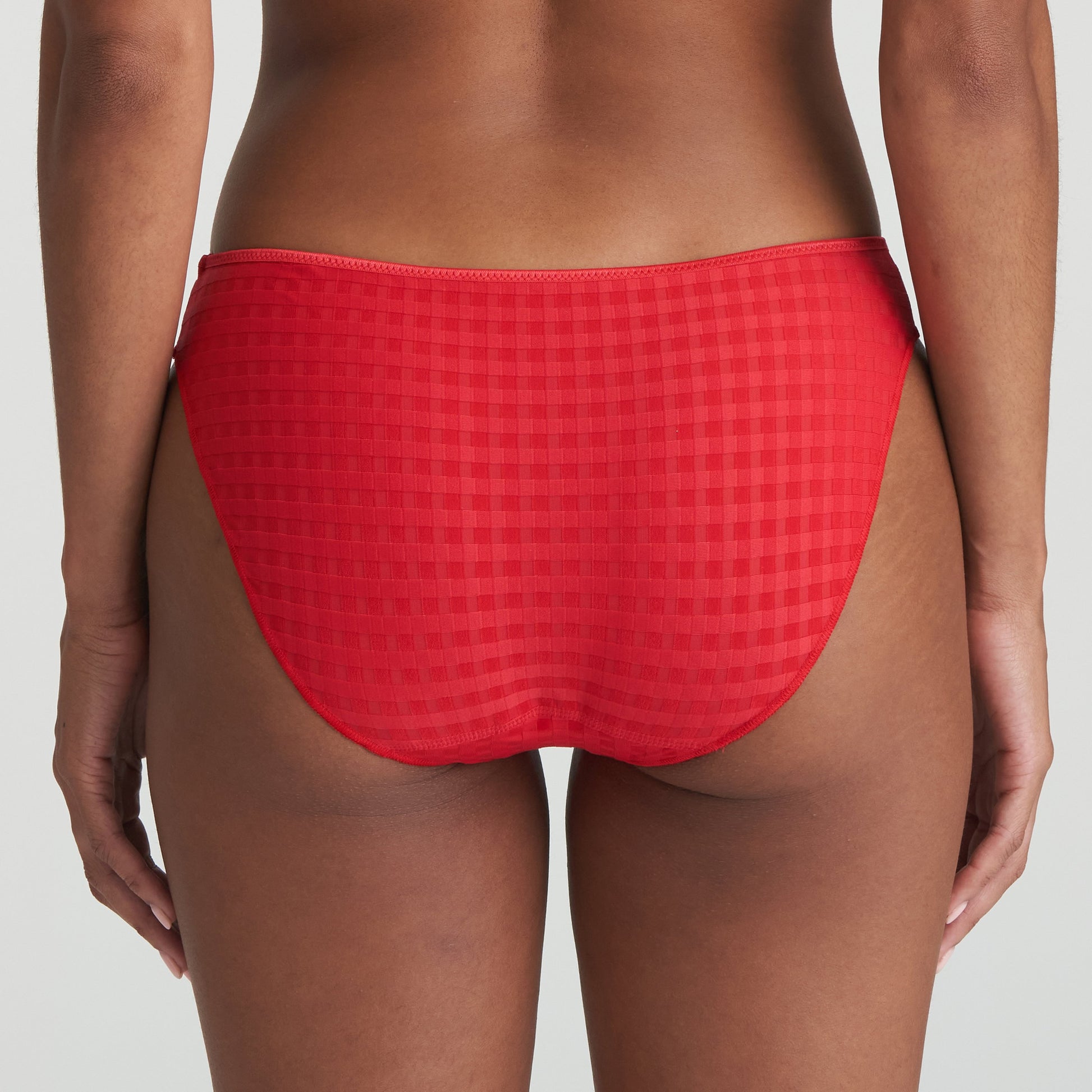 AVERO scarlet Rioslip (Sca)