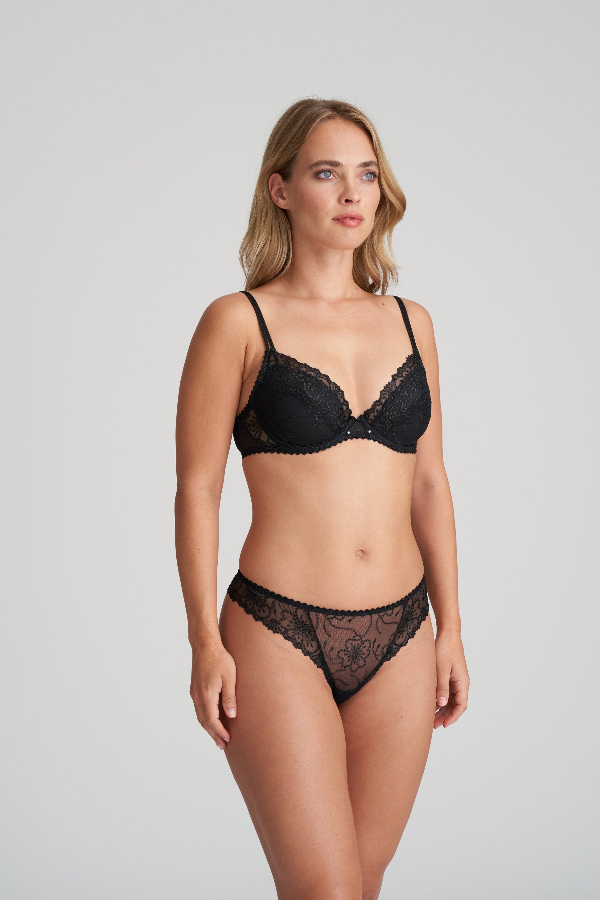 JANE schwarz String (Zwa)