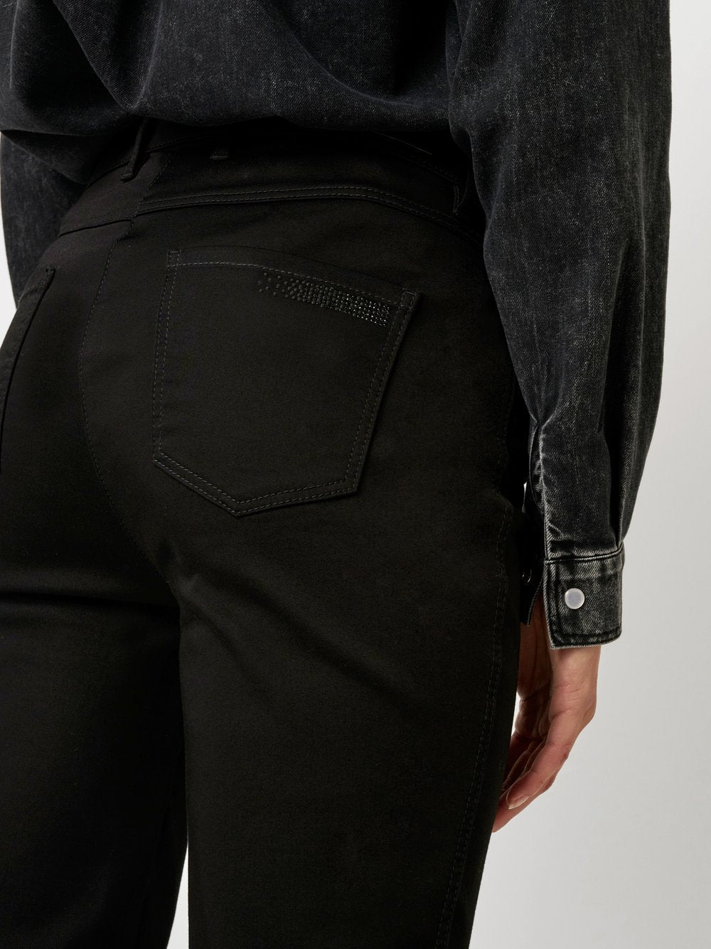 be loved (Perfect Black)