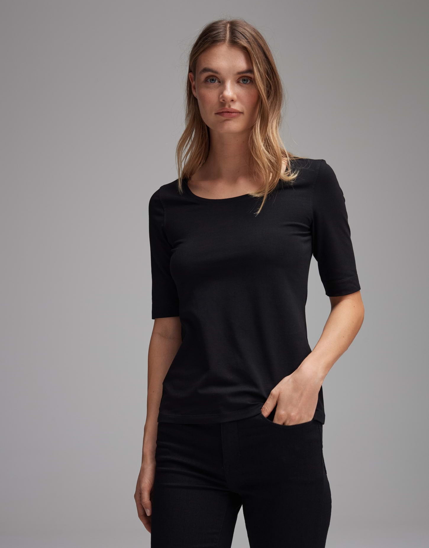 Sanika (Black)